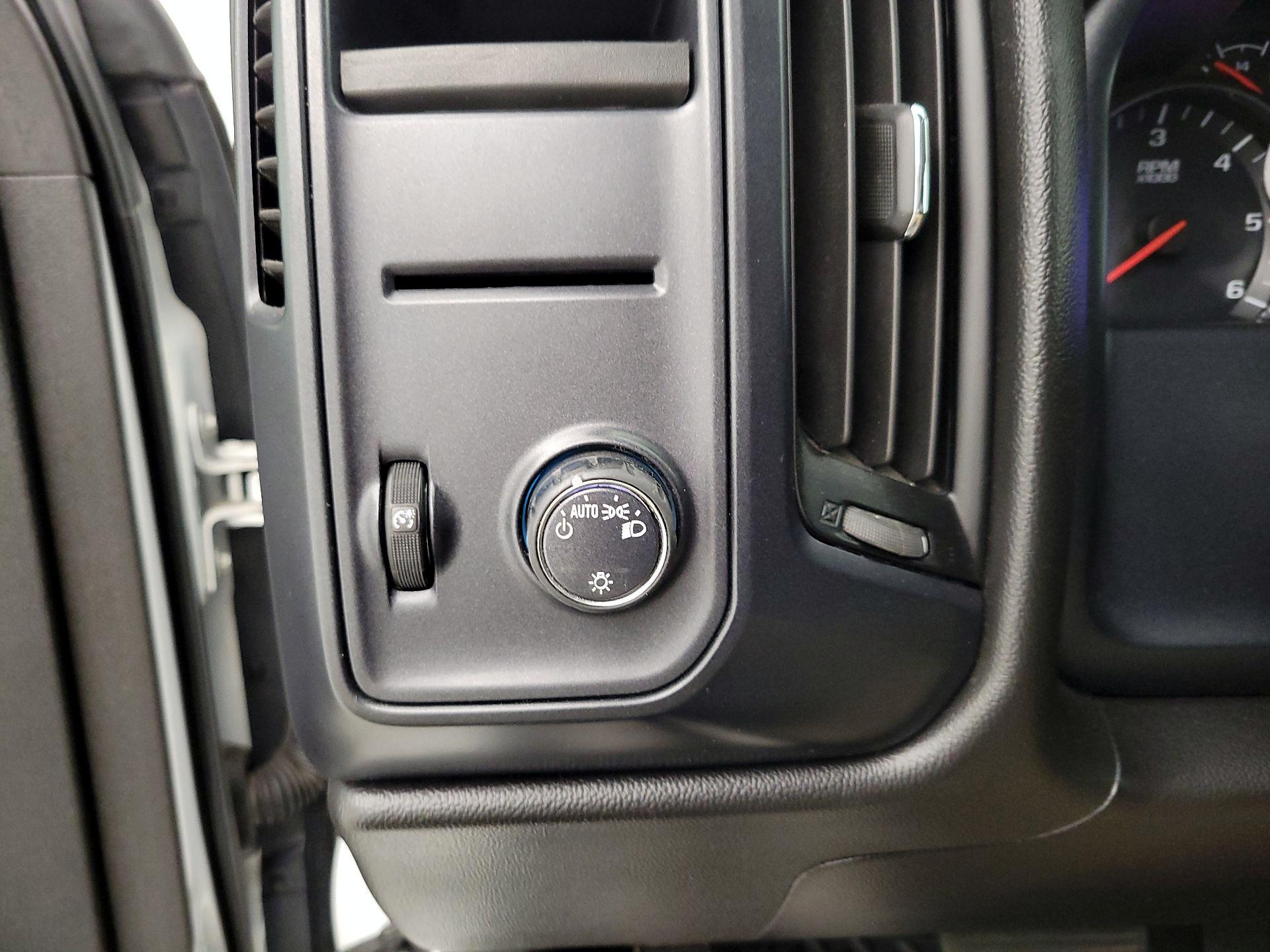 Thumbnail: 2019 Chevrolet Silverado 1500 - 13
