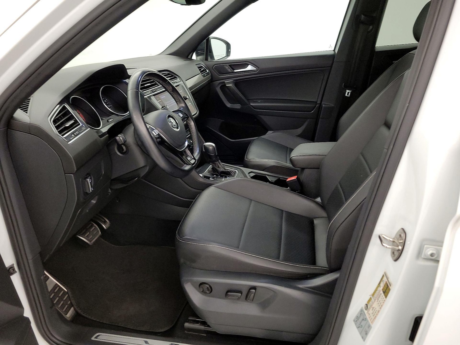 2021 Volkswagen Tiguan SE R-LINE BLACK - Photo 12