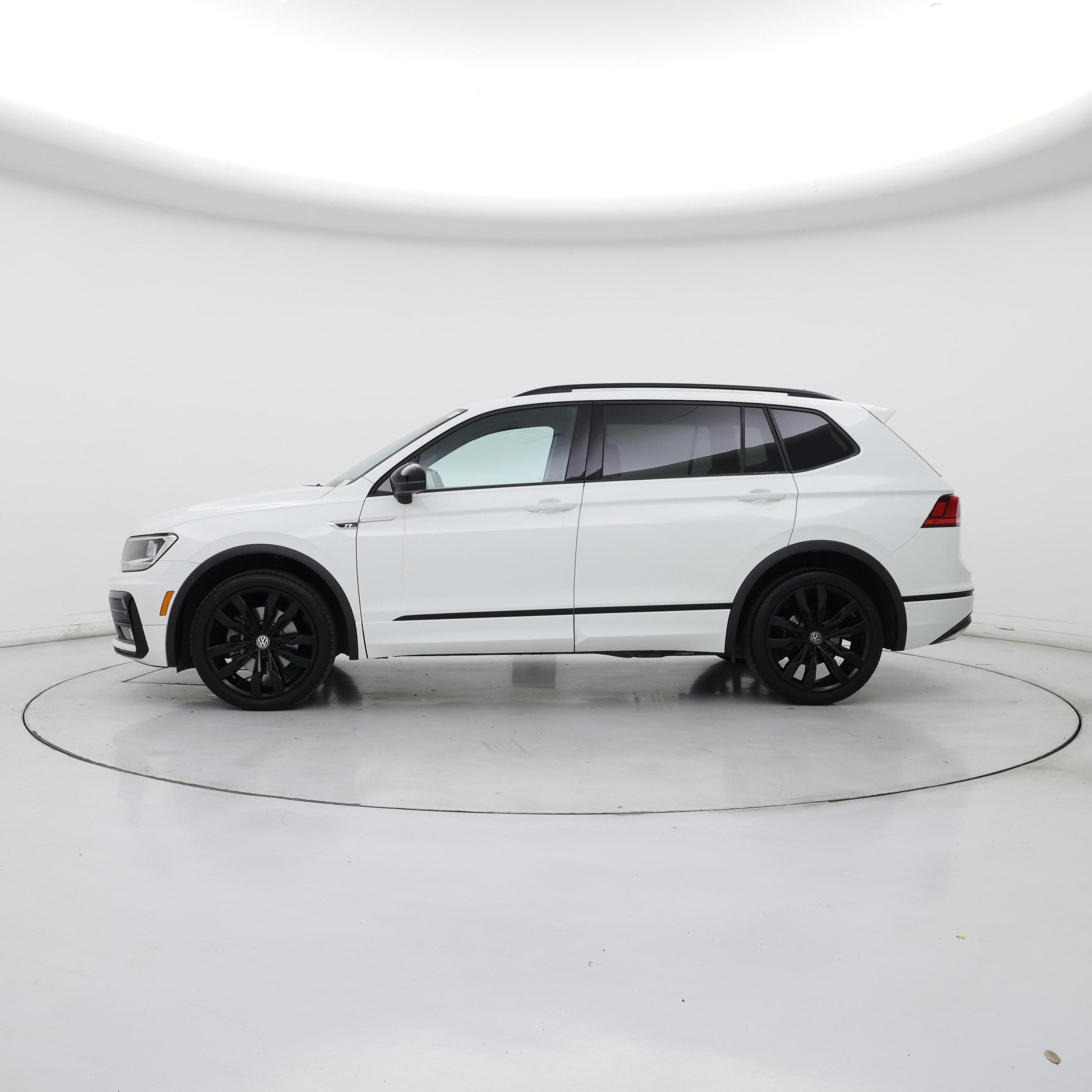 Thumbnail: 2021 Volkswagen Tiguan - 3