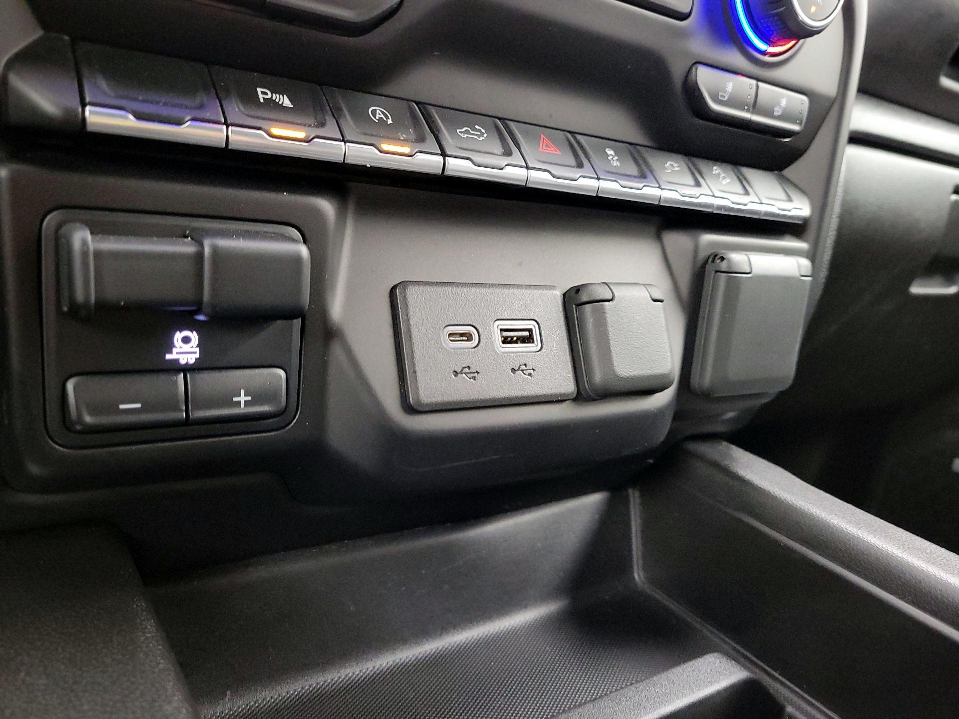 Thumbnail: 2021 Chevrolet Silverado 1500 - 18