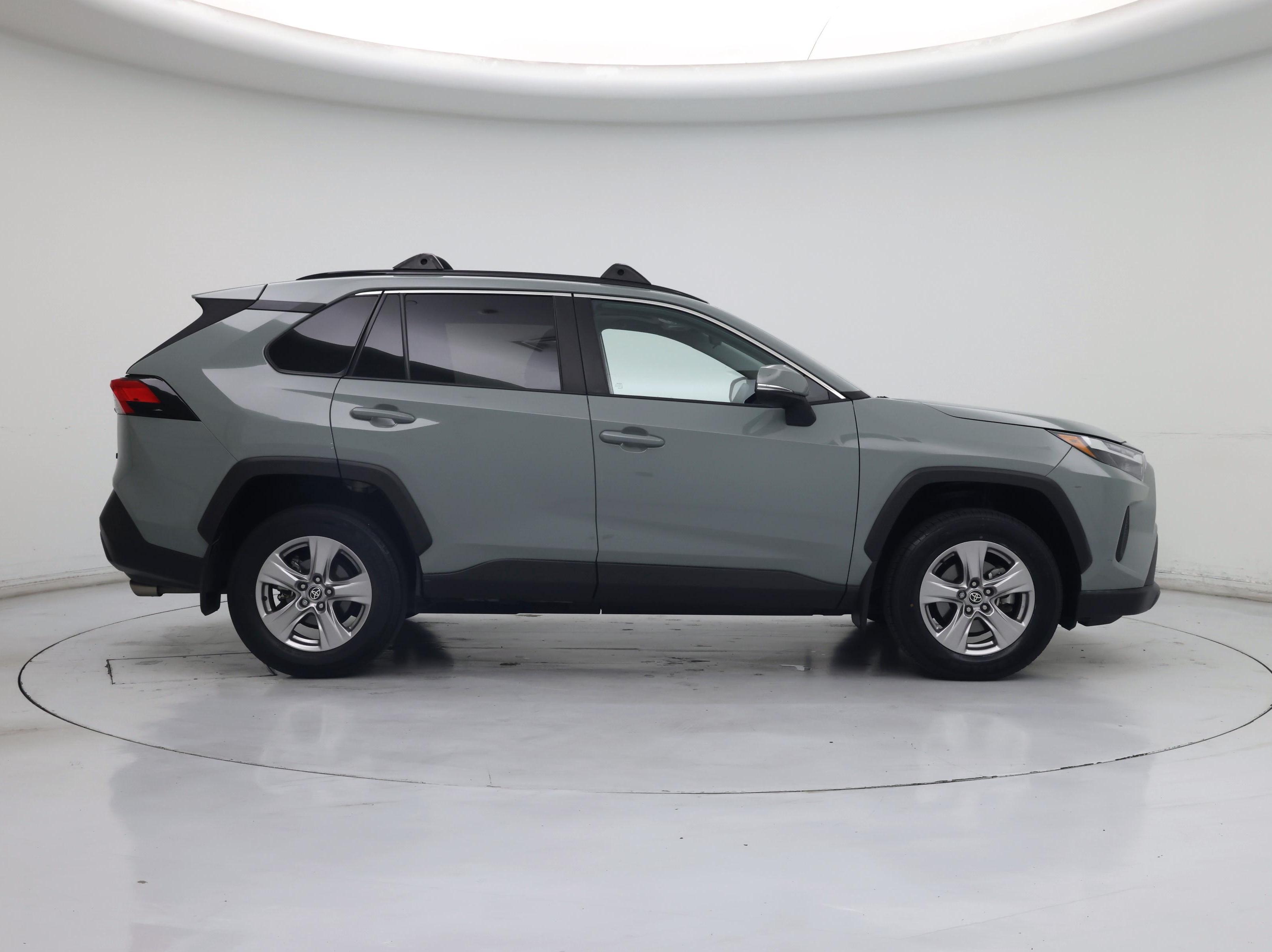 Thumbnail: 2022 Toyota RAV4 - 7