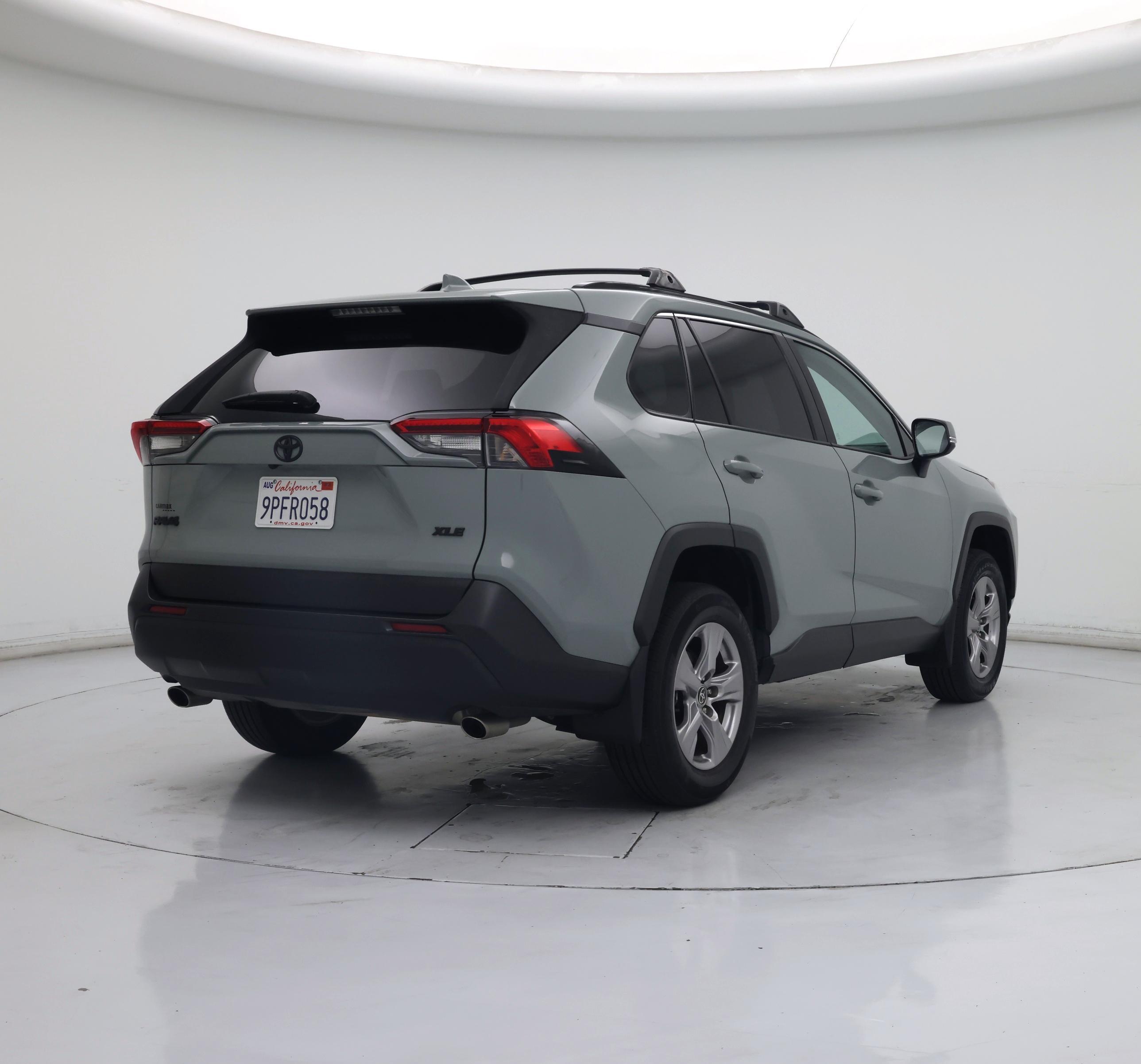 Thumbnail: 2022 Toyota RAV4 - 8