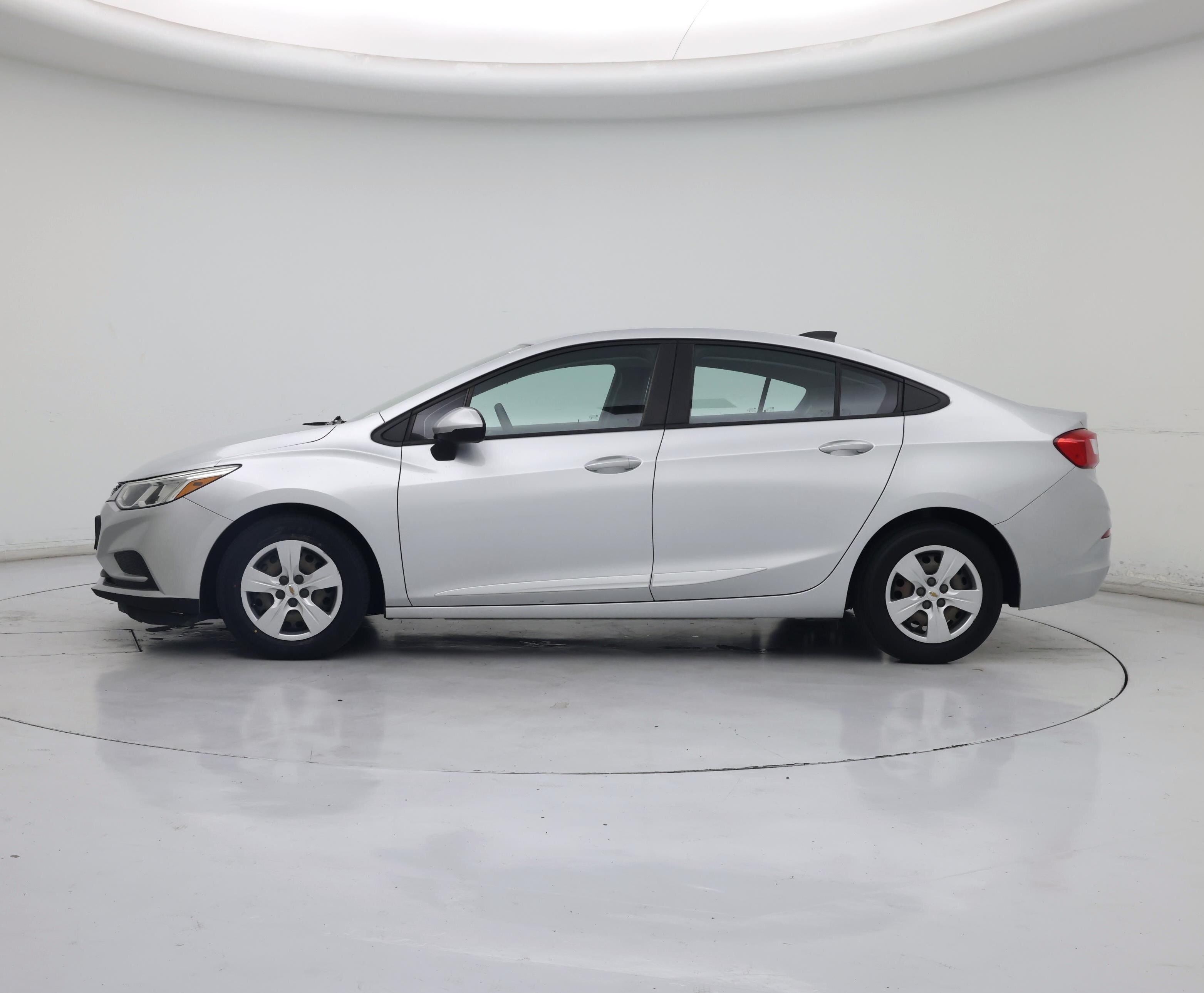 Thumbnail: 2017 Chevrolet Cruze - 3