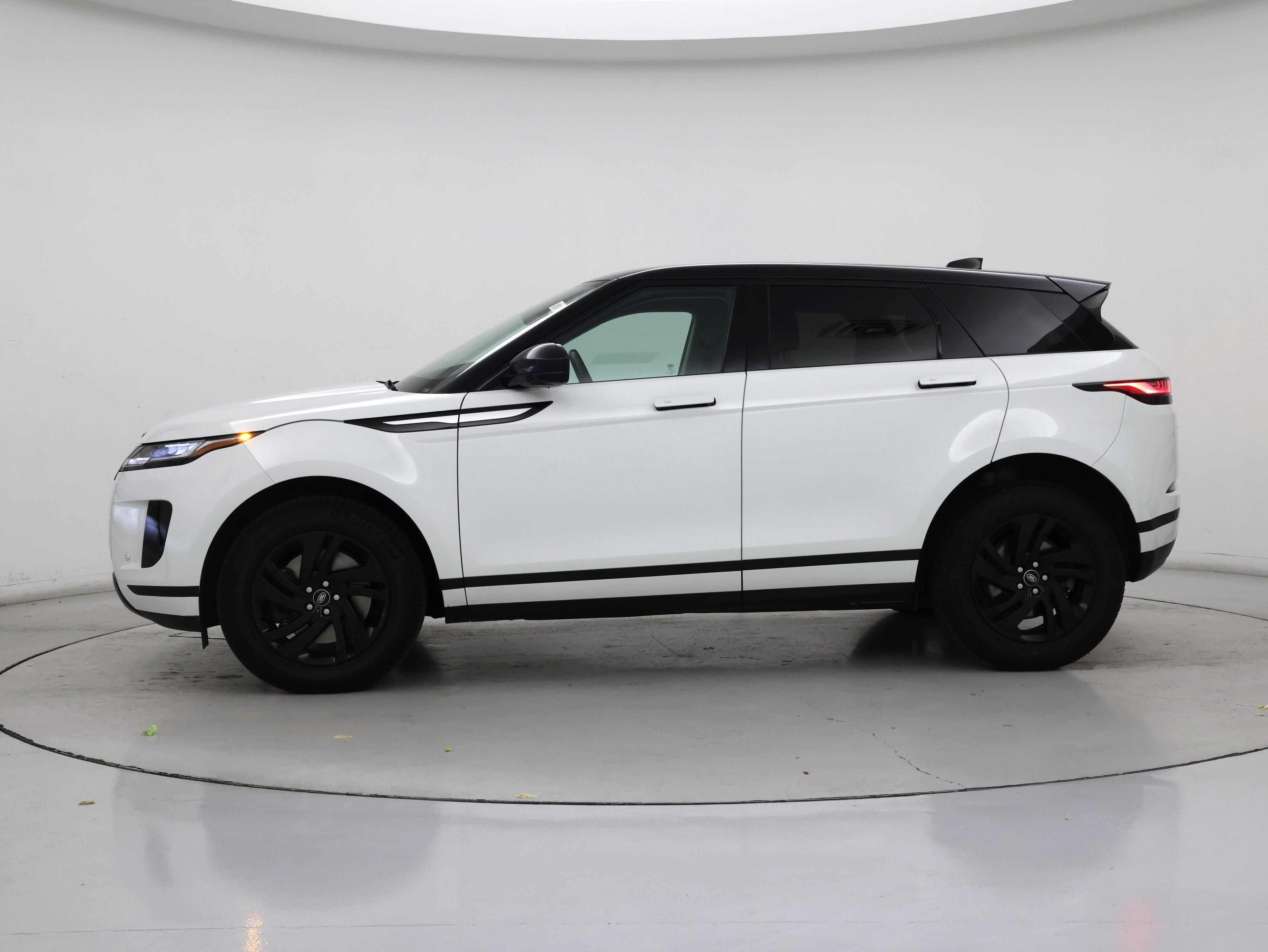 Thumbnail: 2022 Land Rover Range Rover Evoque - 3