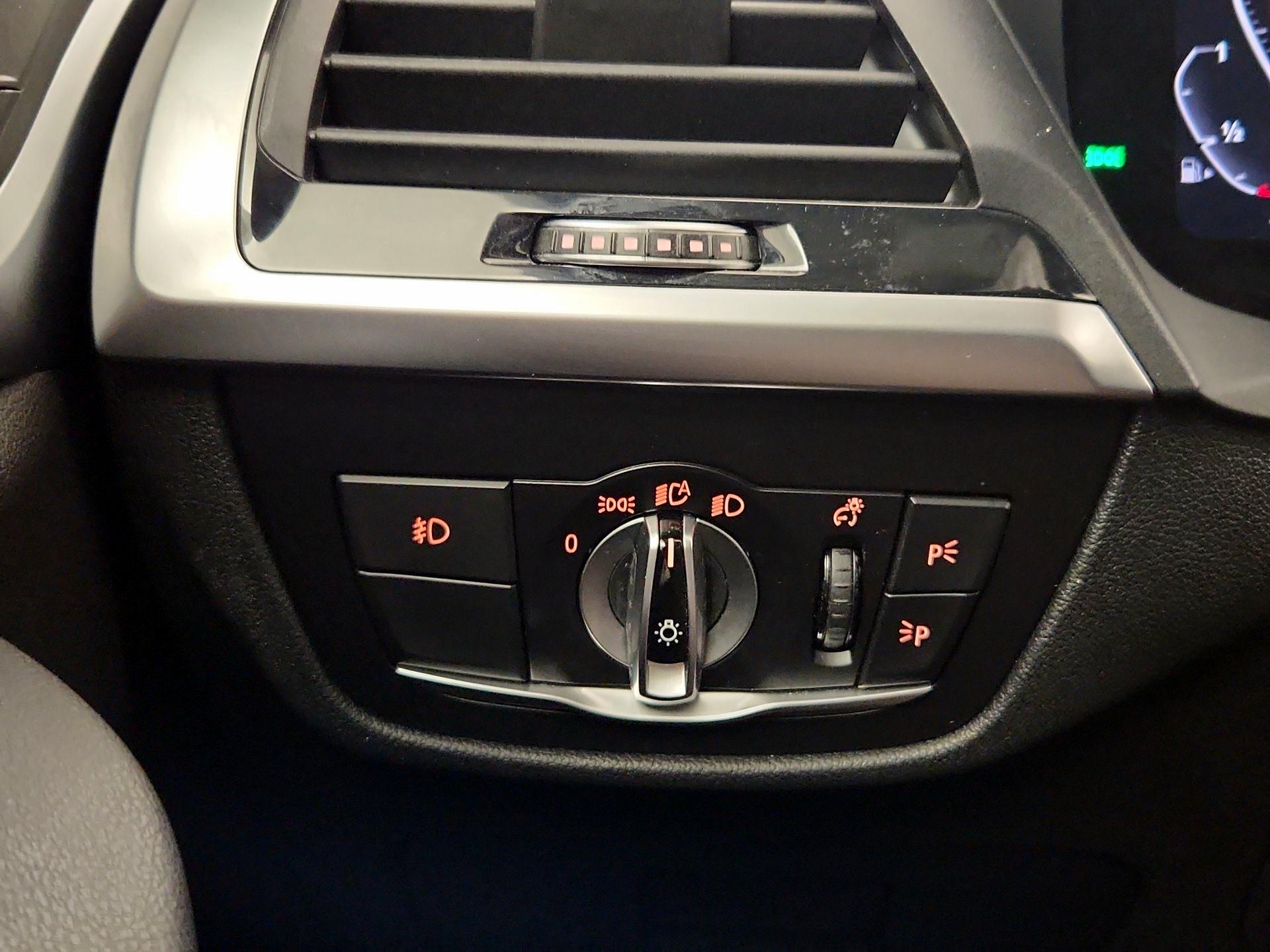 Thumbnail: 2021 BMW X3 - 13