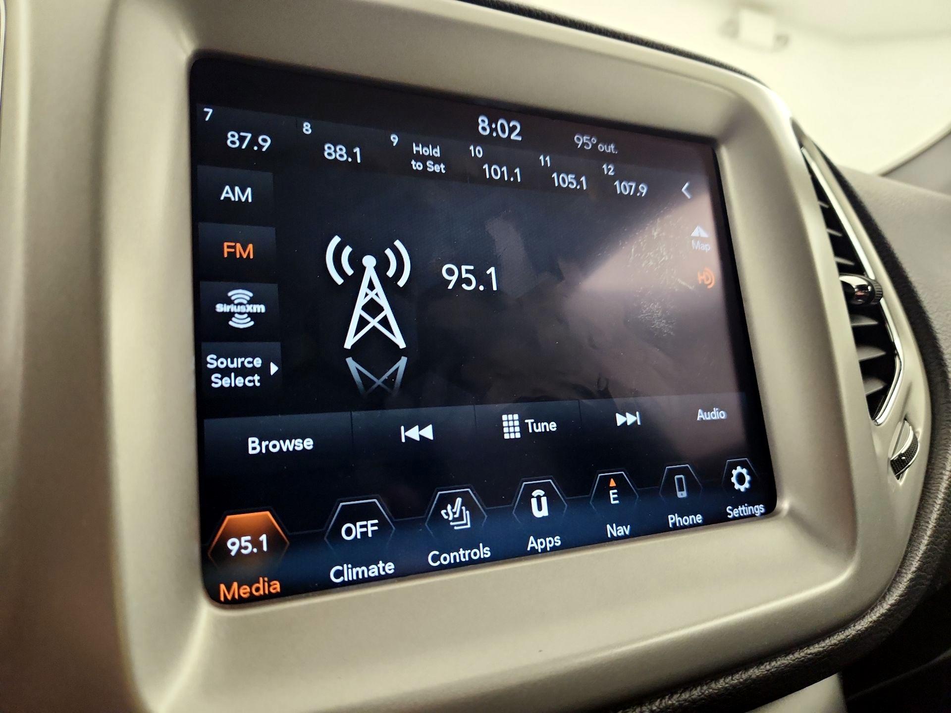 Thumbnail: 2021 Jeep Compass - 15