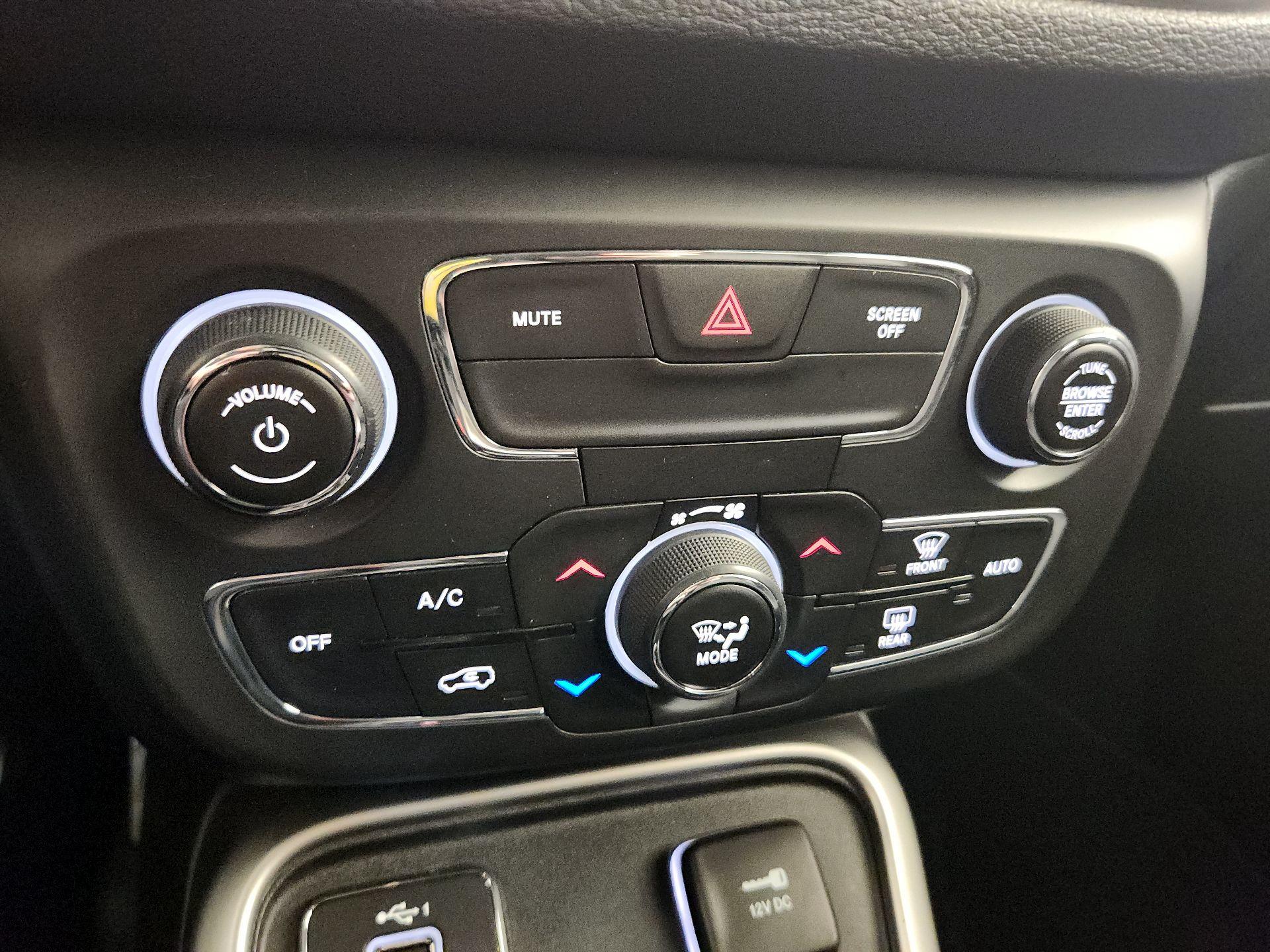 Thumbnail: 2021 Jeep Compass - 16