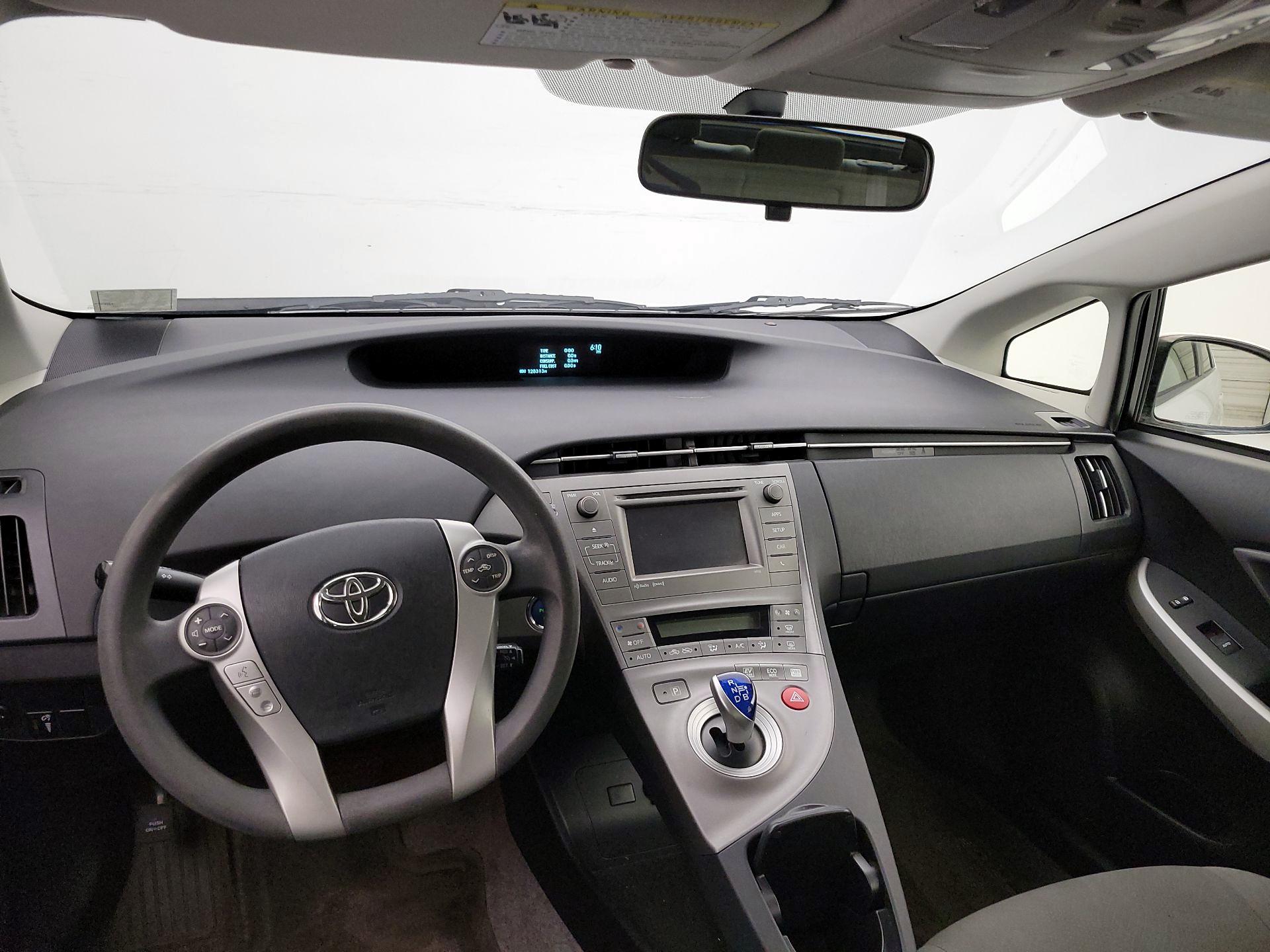 Thumbnail: 2014 Toyota Prius - 9
