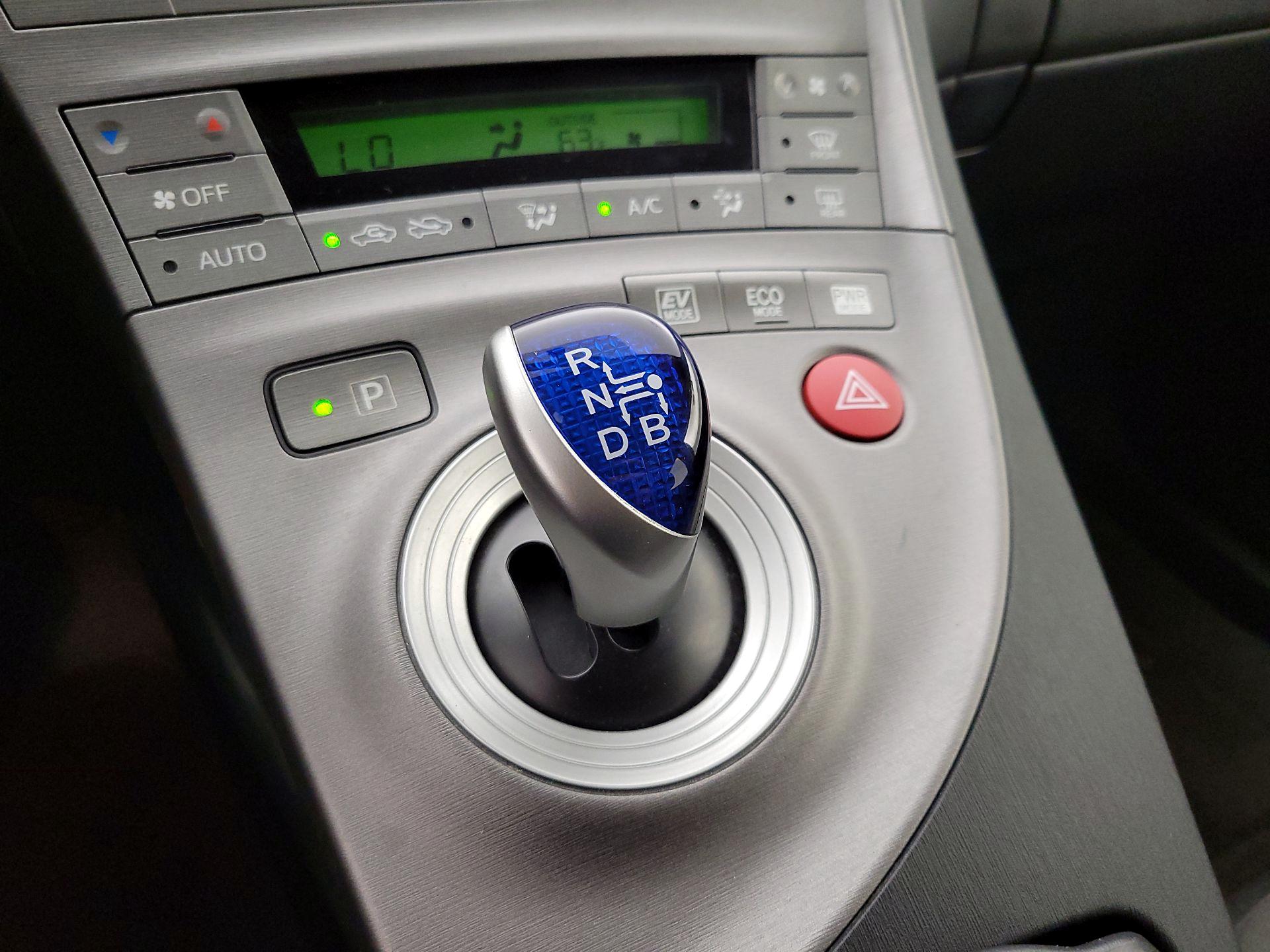 Thumbnail: 2014 Toyota Prius - 17