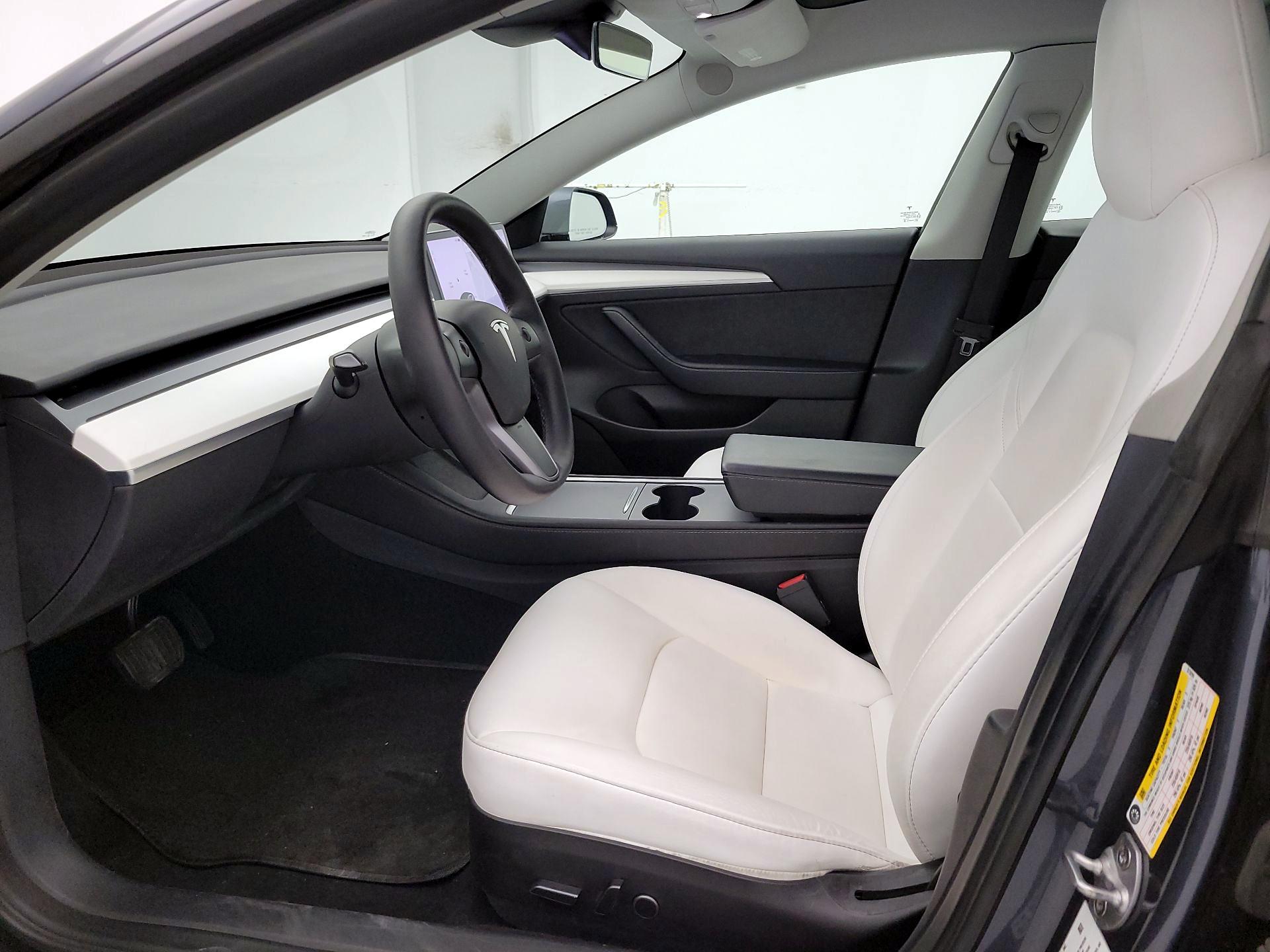 Thumbnail: 2022 Tesla Model 3 - 11