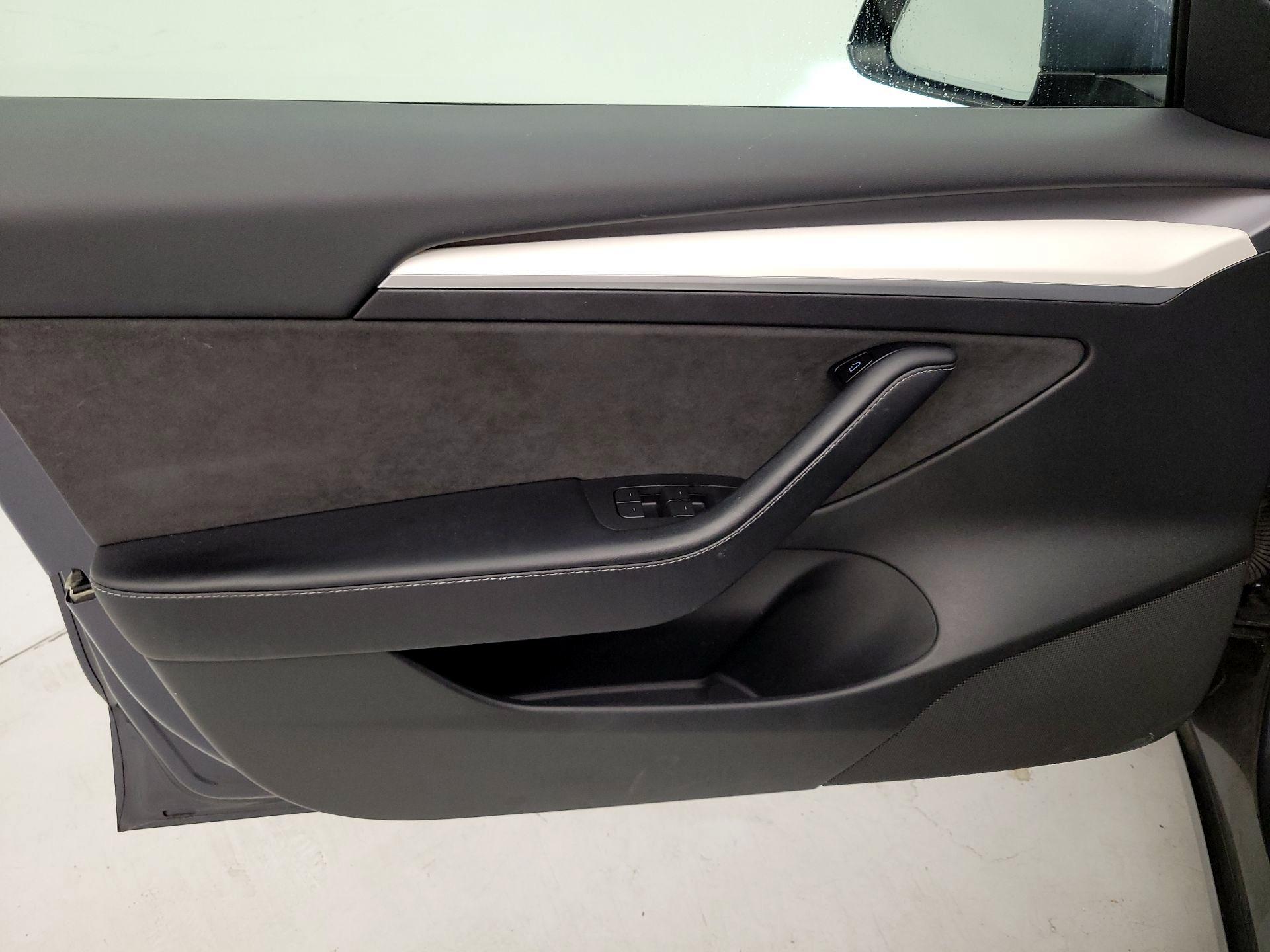 Thumbnail: 2022 Tesla Model 3 - 12