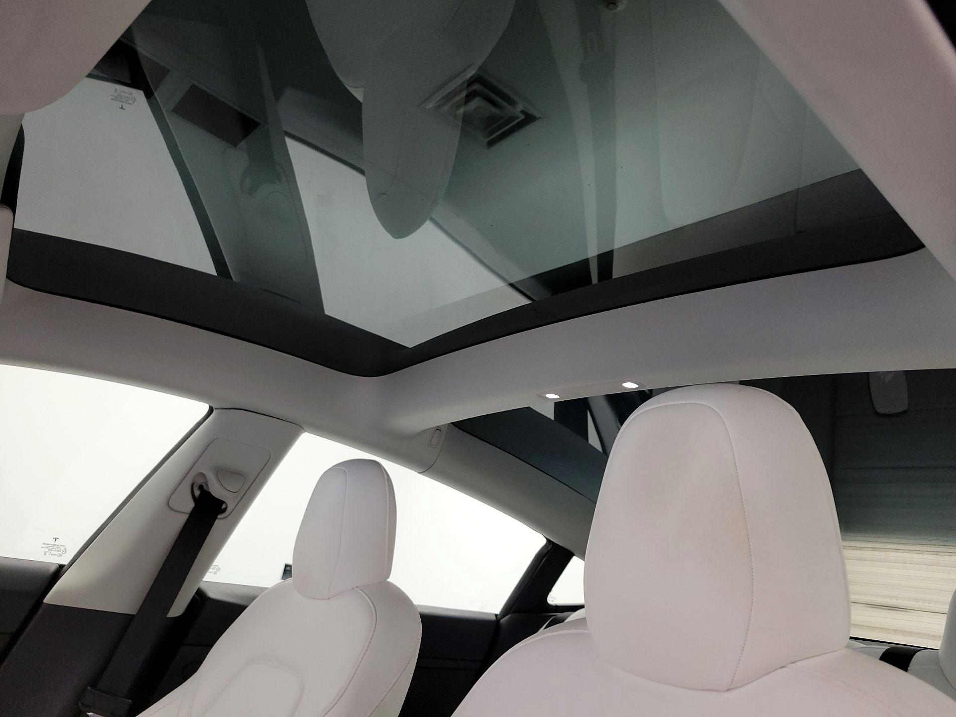 Thumbnail: 2022 Tesla Model 3 - 19