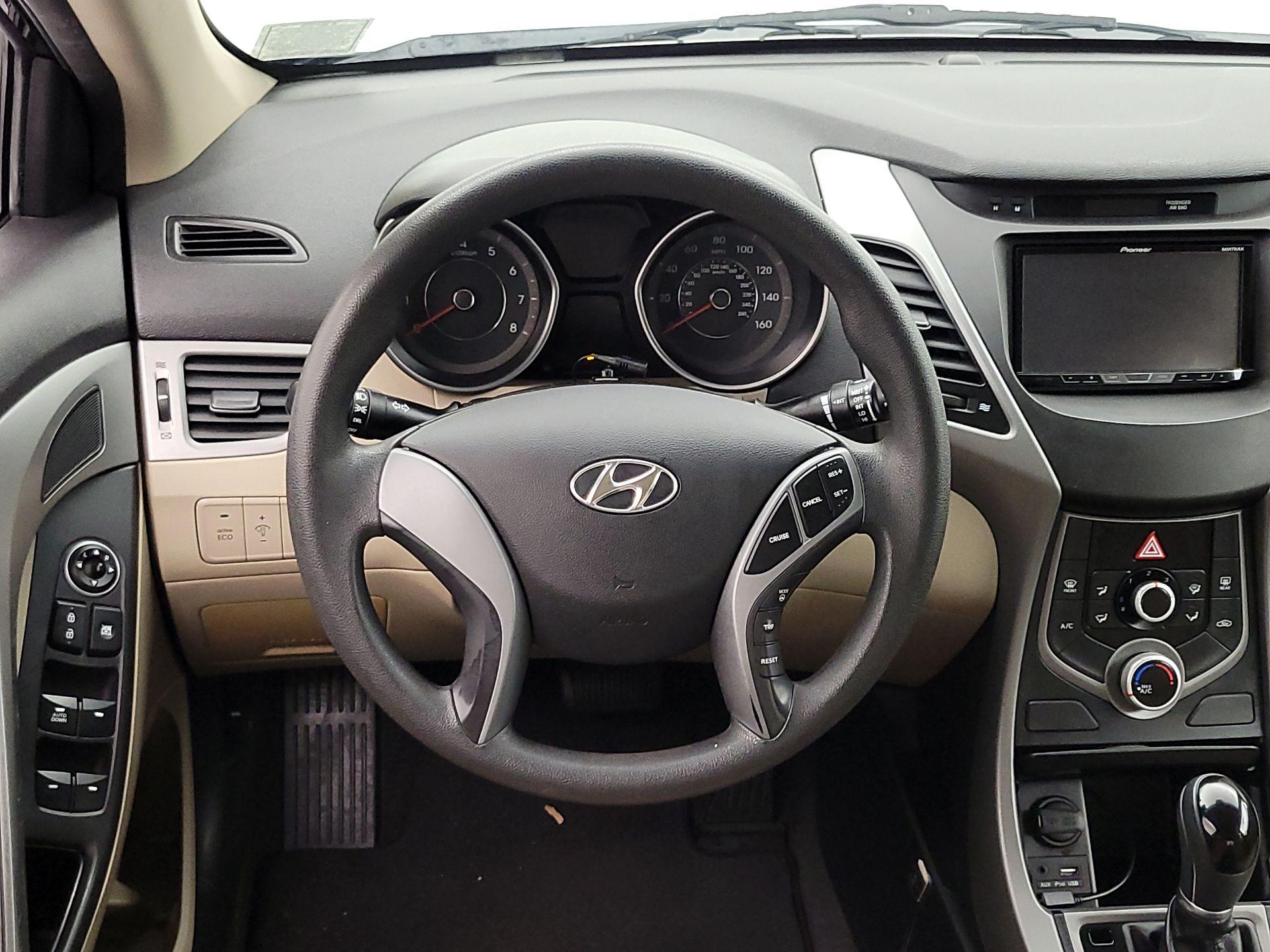Thumbnail: 2015 Hyundai Elantra - 10