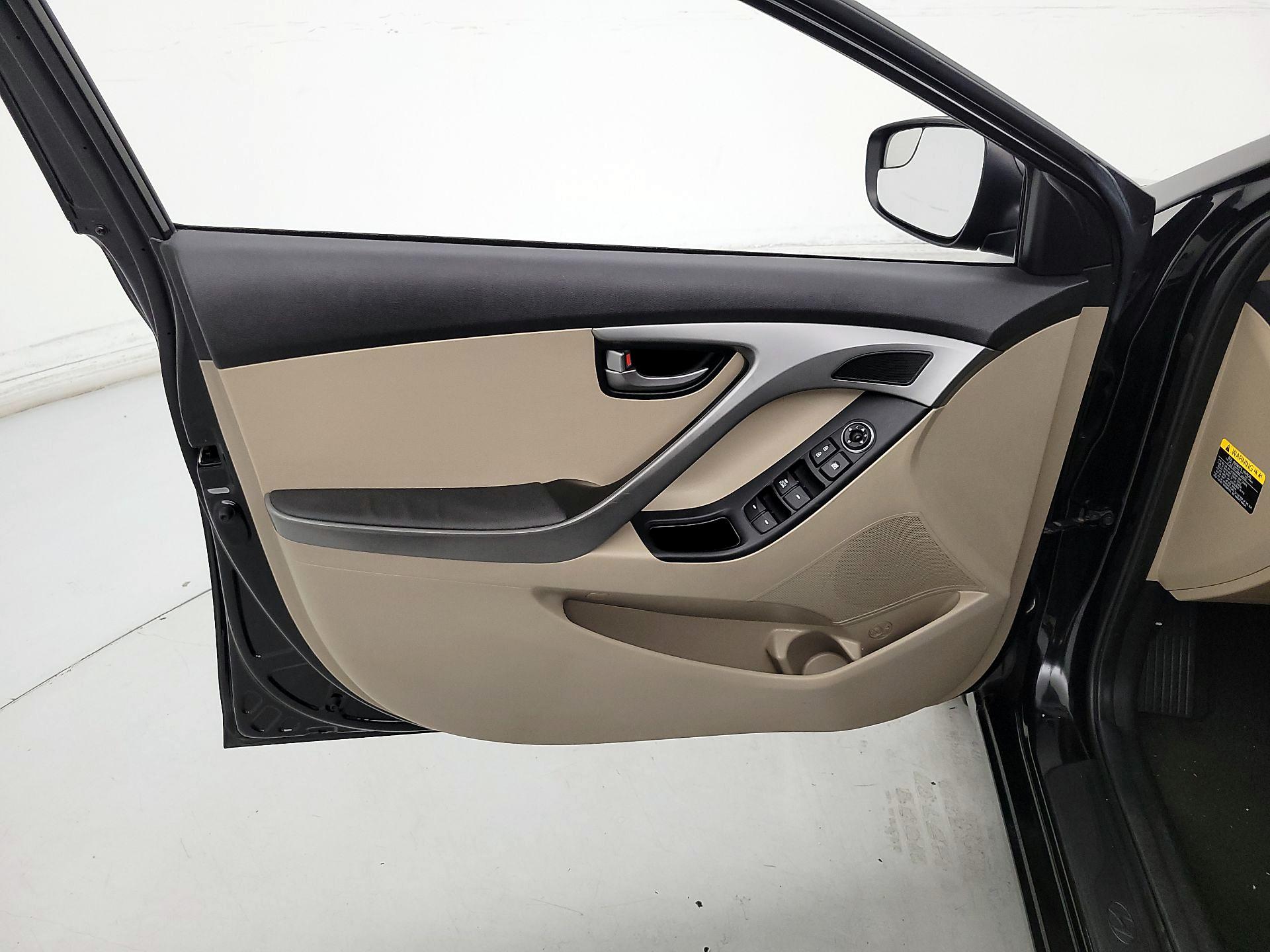 Thumbnail: 2015 Hyundai Elantra - 12