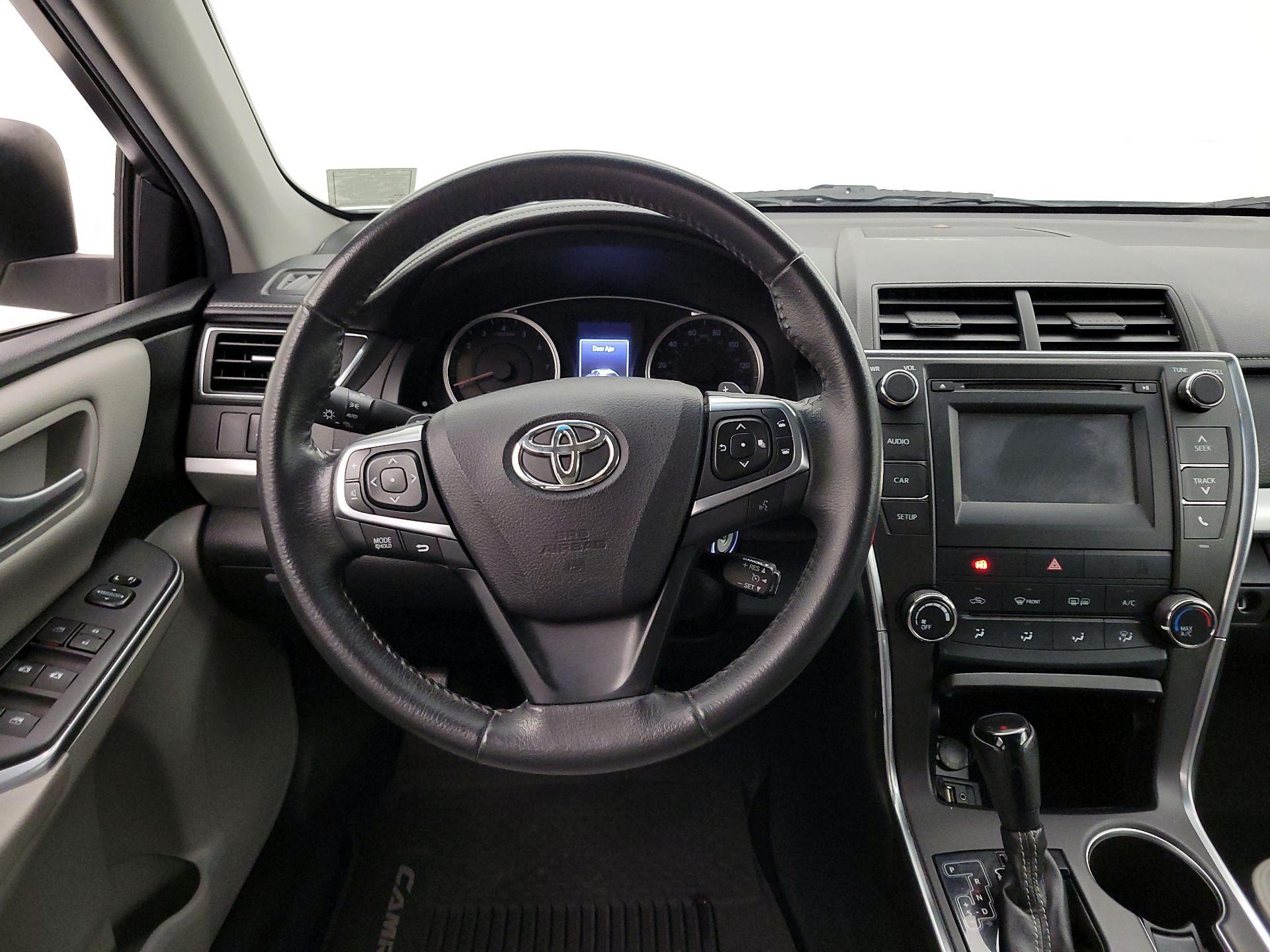 Thumbnail: 2017 Toyota Camry - 10