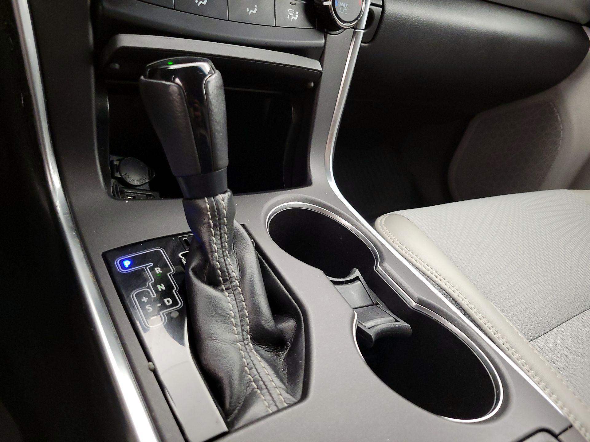 Thumbnail: 2017 Toyota Camry - 16