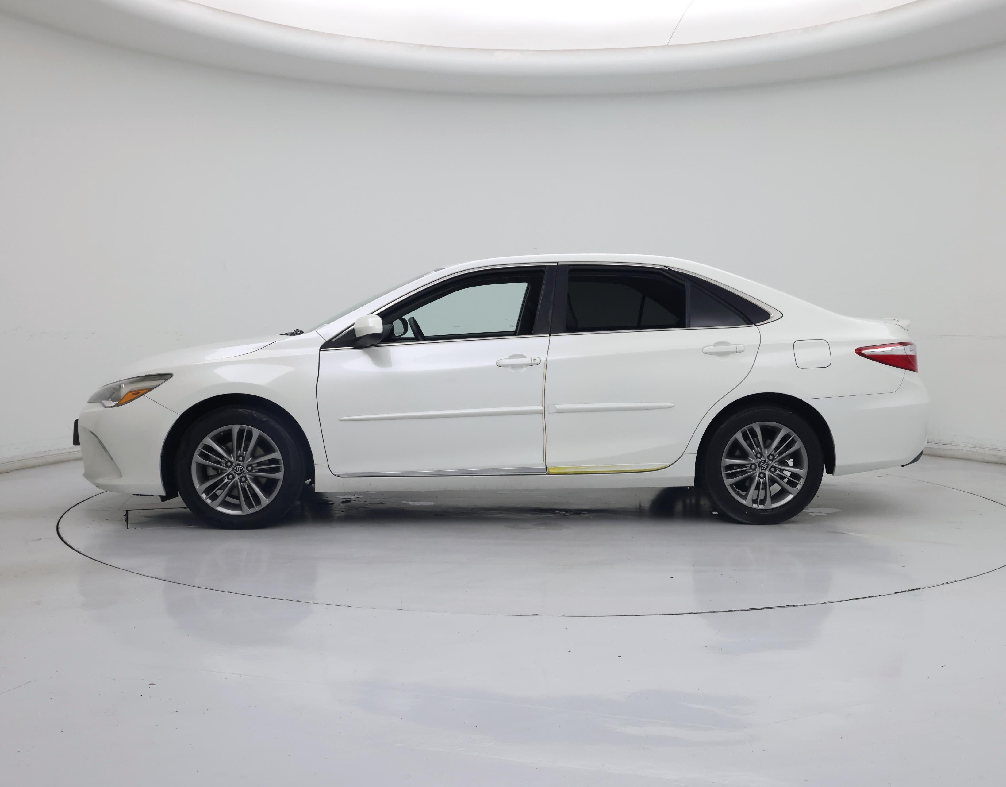Thumbnail: 2017 Toyota Camry - 3