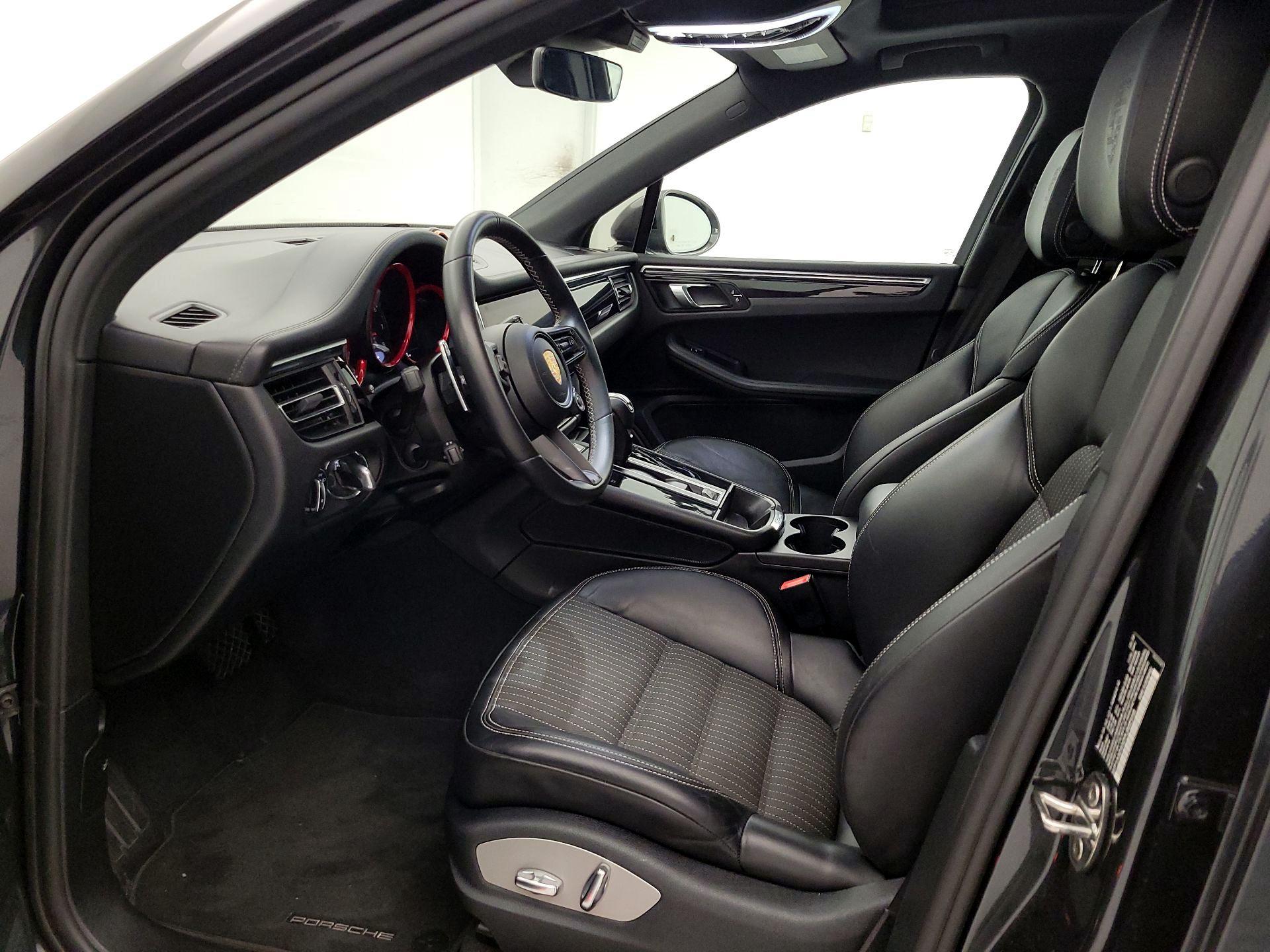 Thumbnail: 2023 Porsche Macan - 11