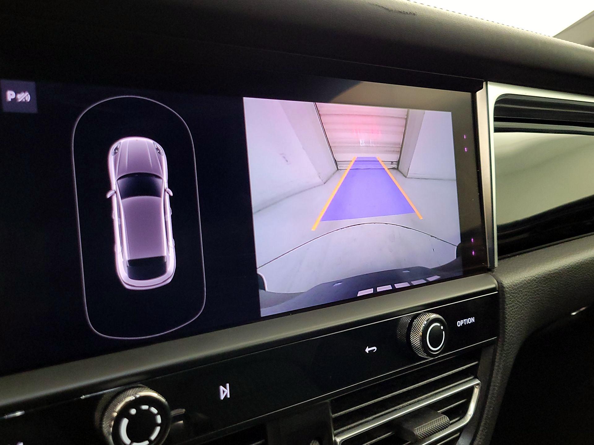 Thumbnail: 2023 Porsche Macan - 15