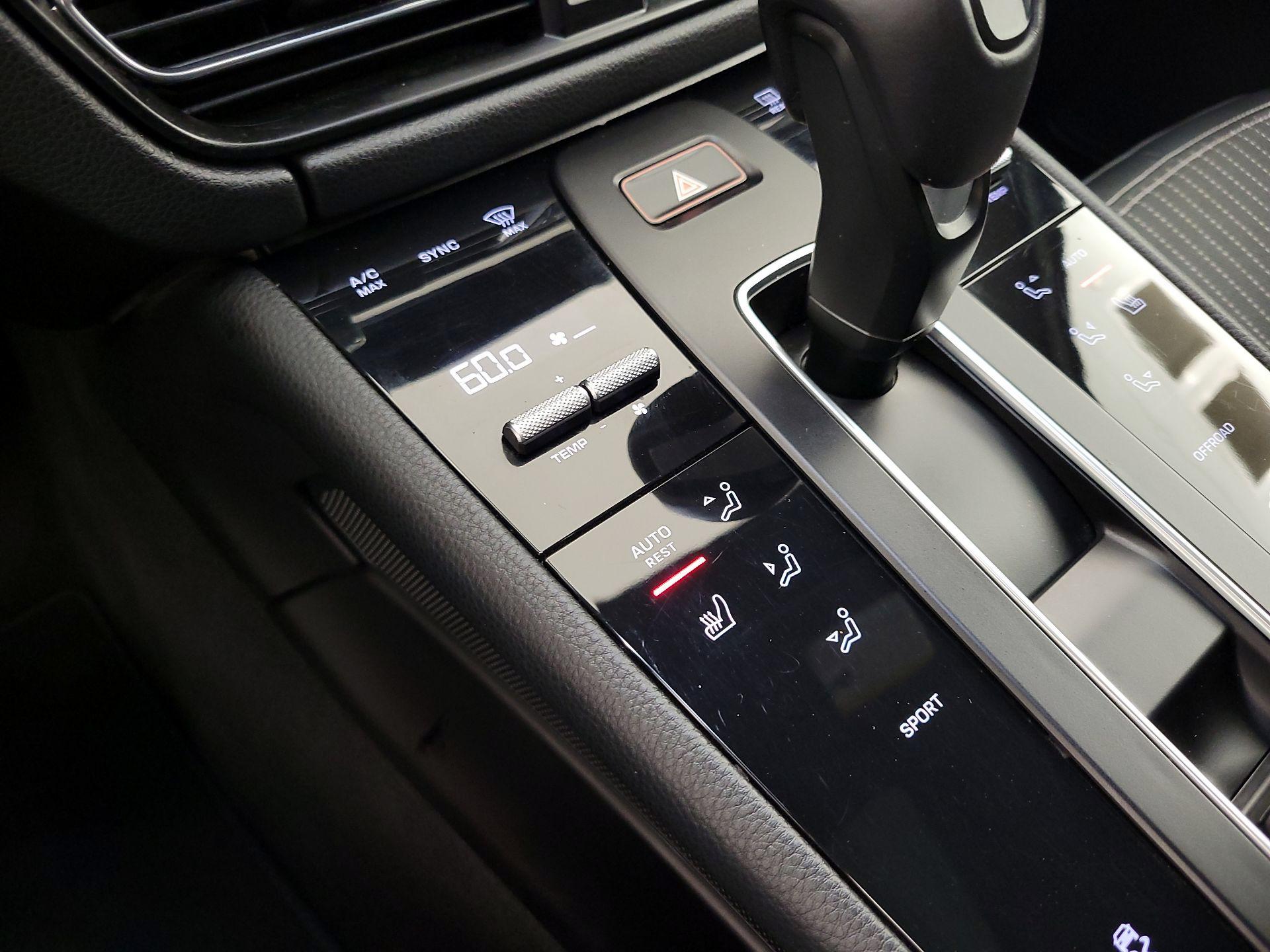 Thumbnail: 2023 Porsche Macan - 17