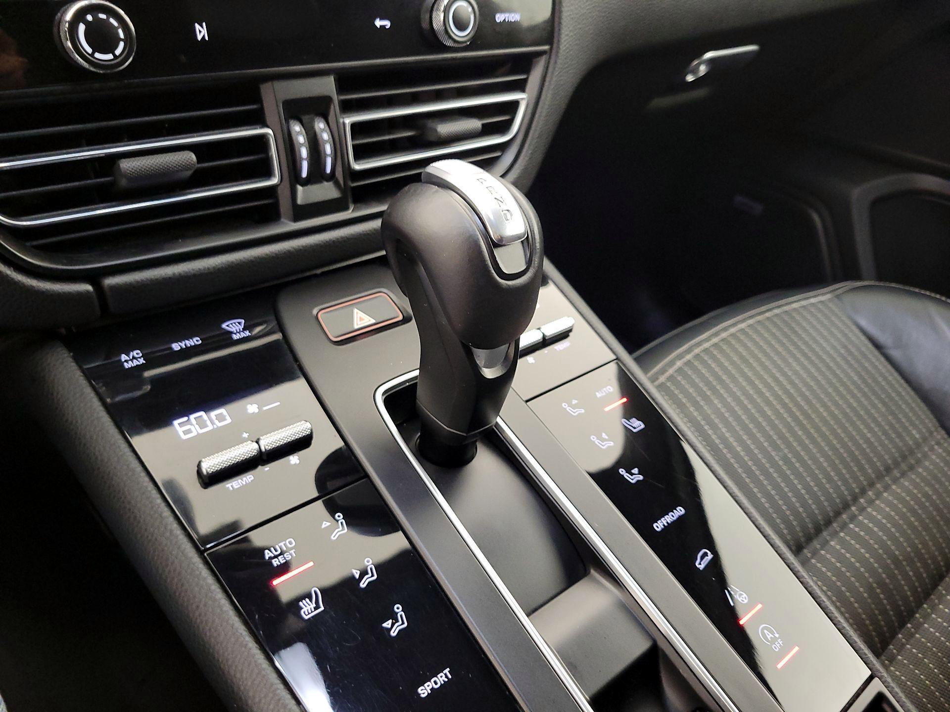 Thumbnail: 2023 Porsche Macan - 18