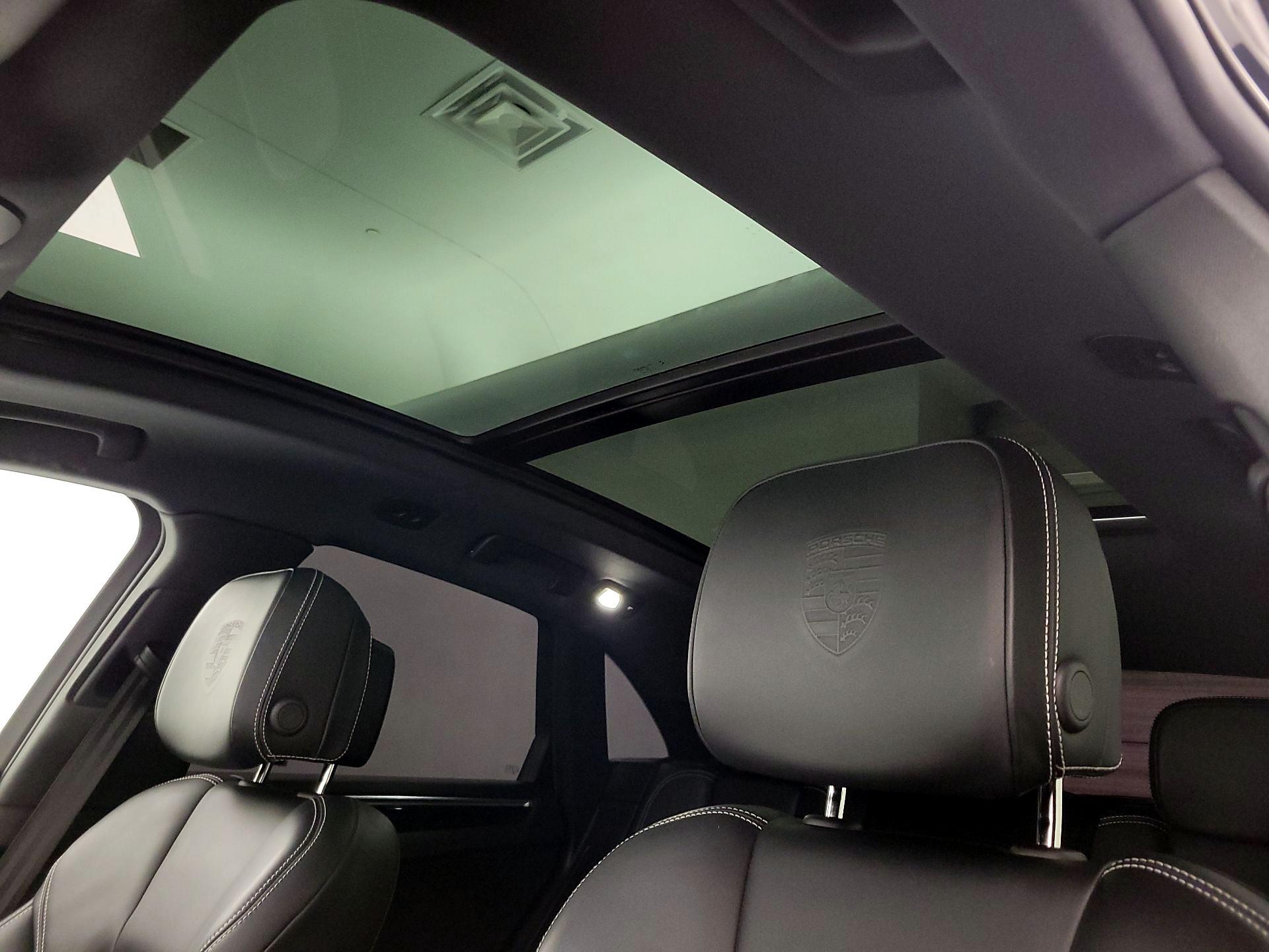 Thumbnail: 2023 Porsche Macan - 20