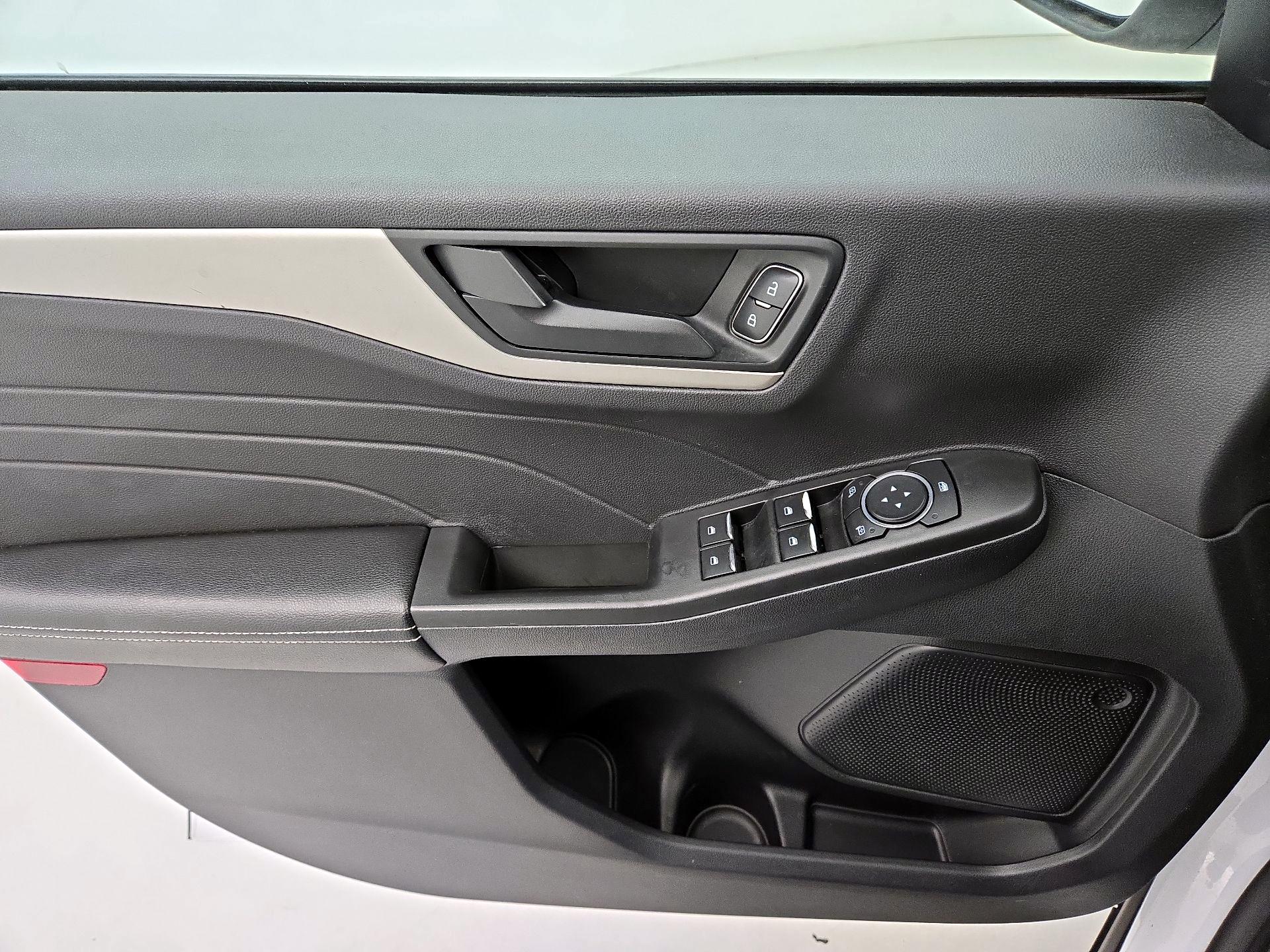 Thumbnail: 2022 Ford Escape - 12
