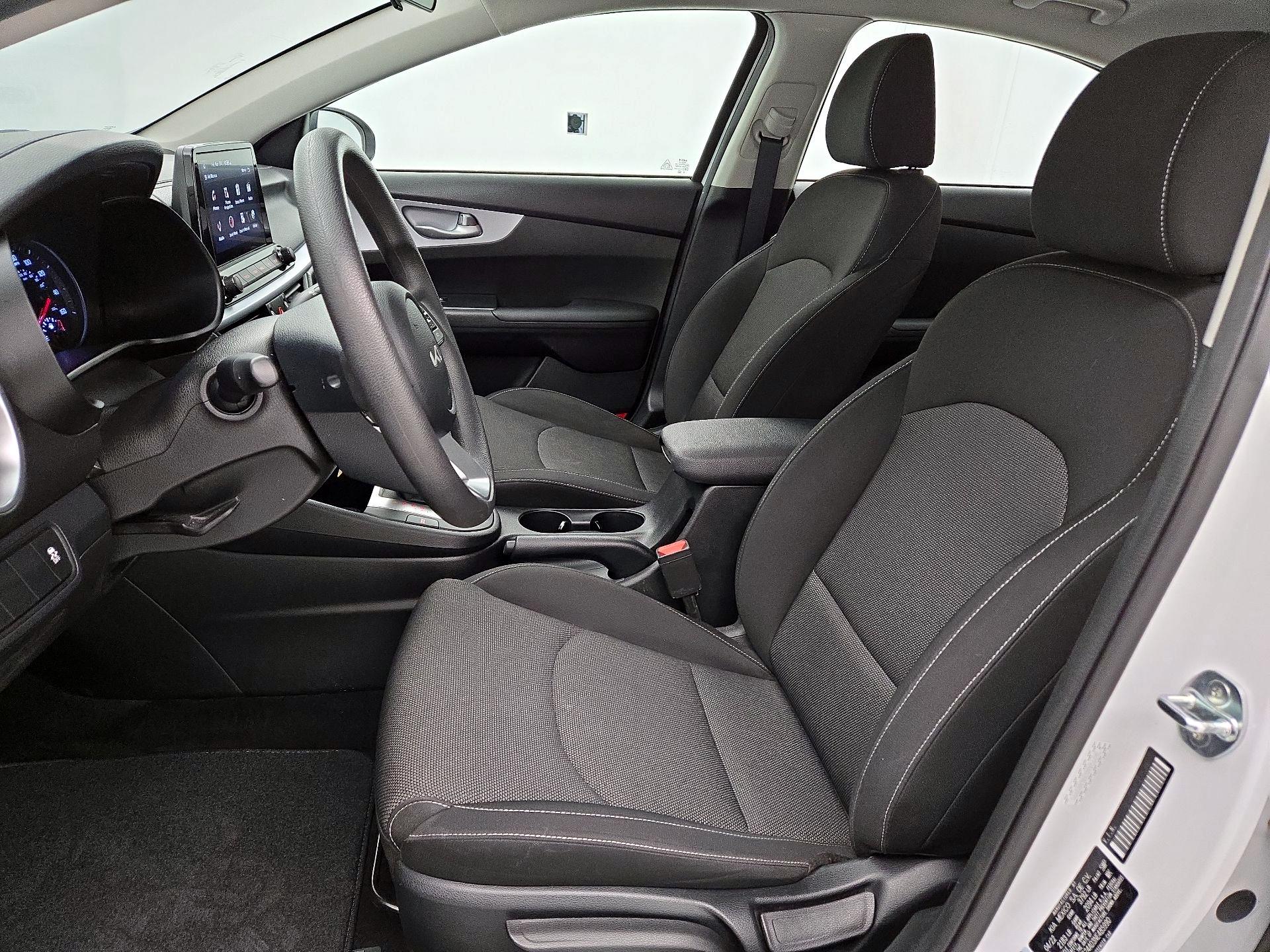 Thumbnail: 2022 Kia Forte - 11