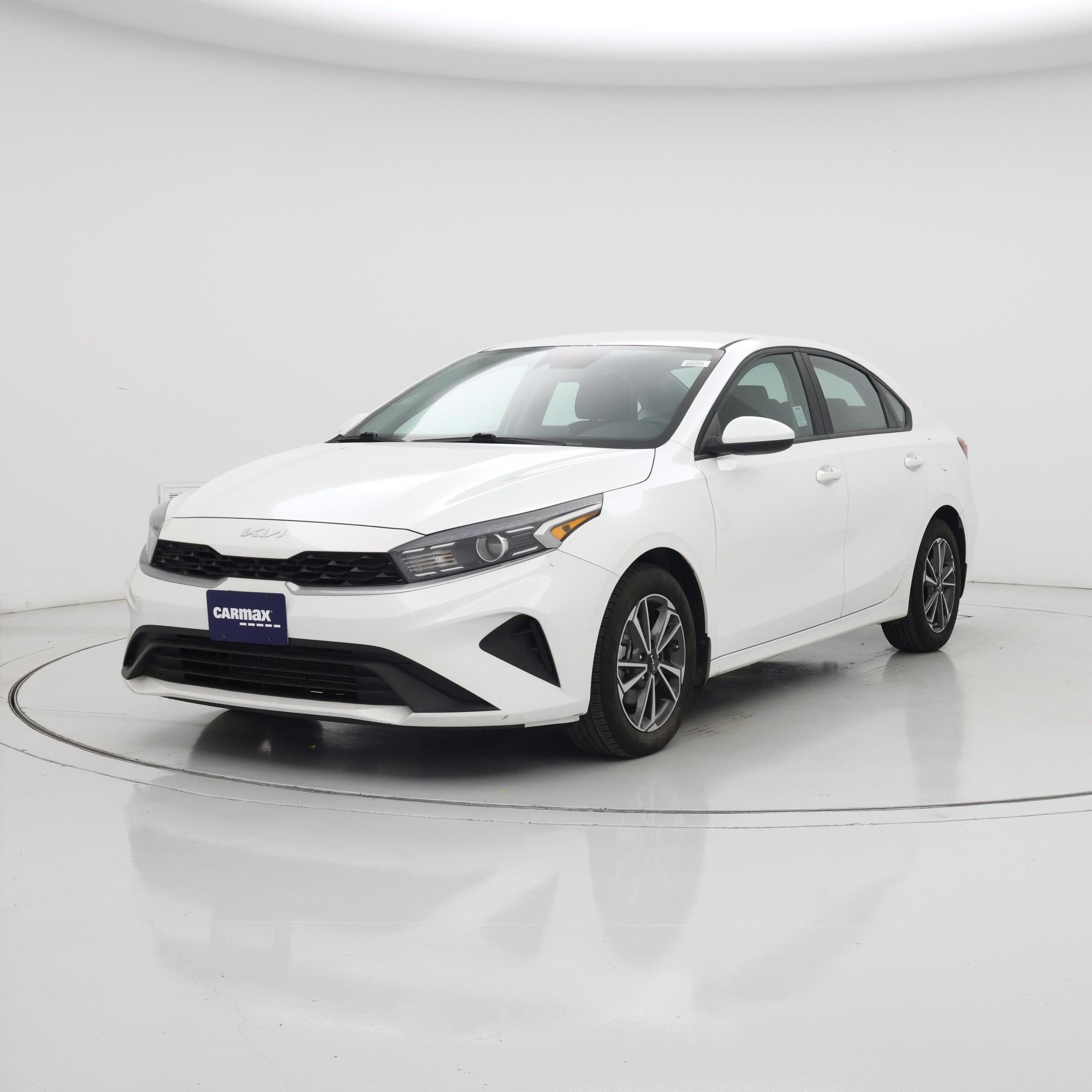 Thumbnail: 2022 Kia Forte - 4