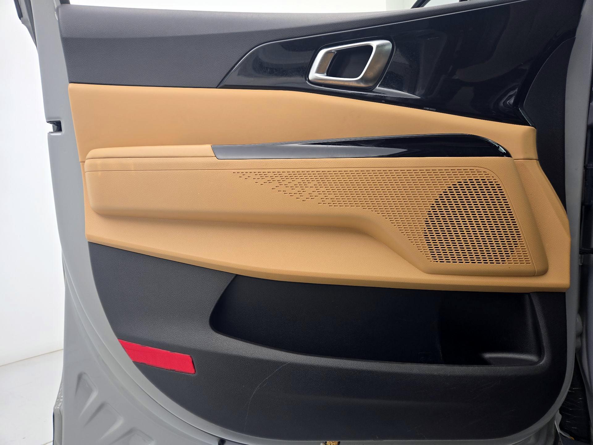 Thumbnail: 2024 Kia Carnival - 10
