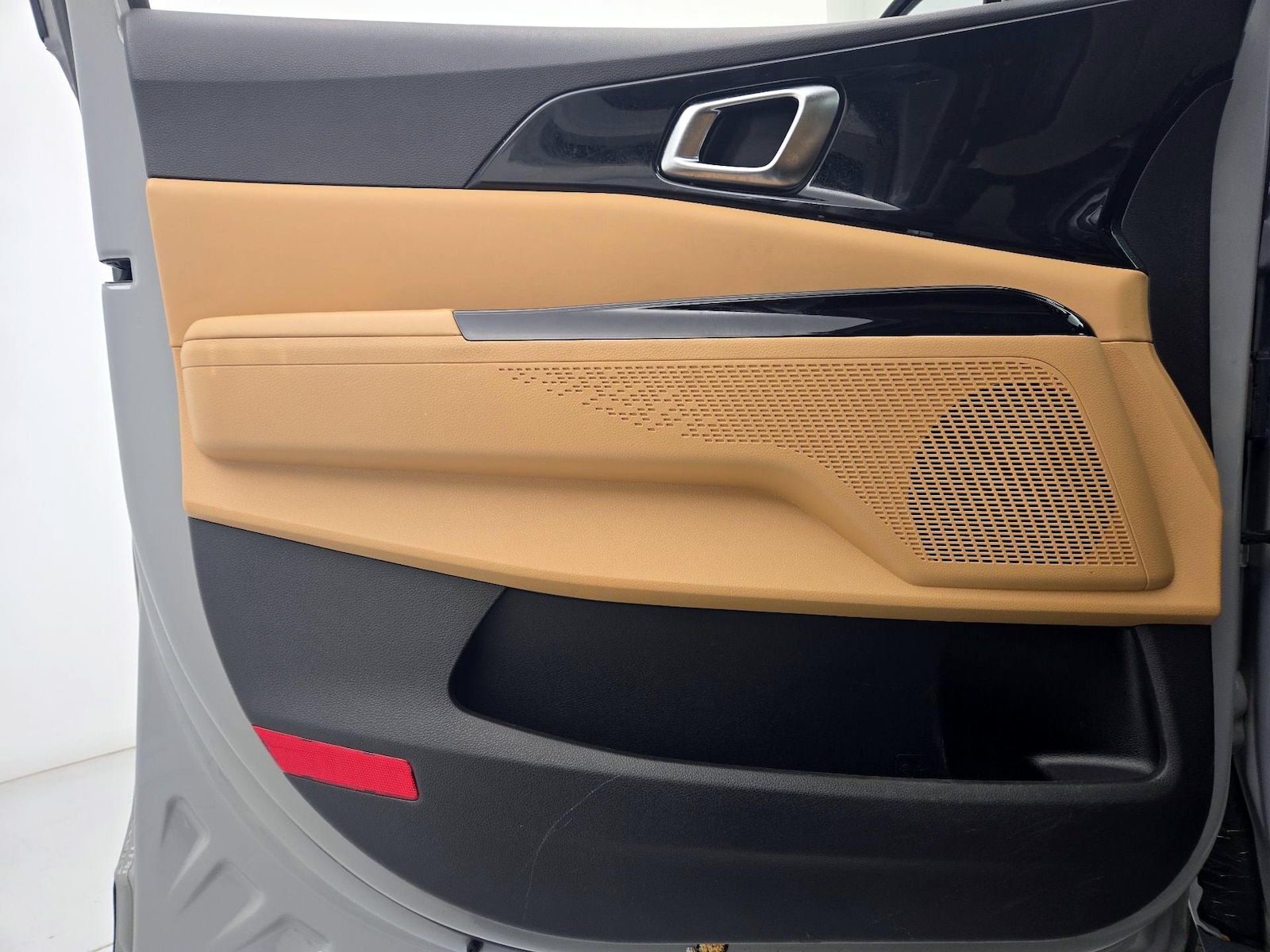 2024 Kia Carnival EX - Photo 11