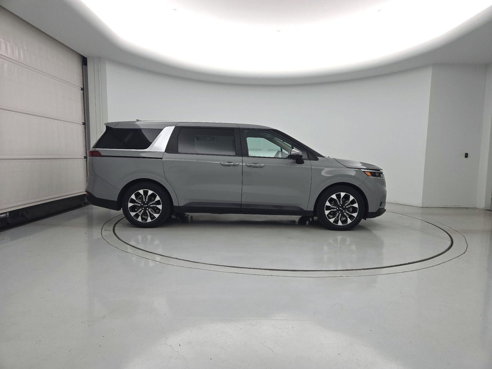 2024 Kia Carnival EX - Photo 4