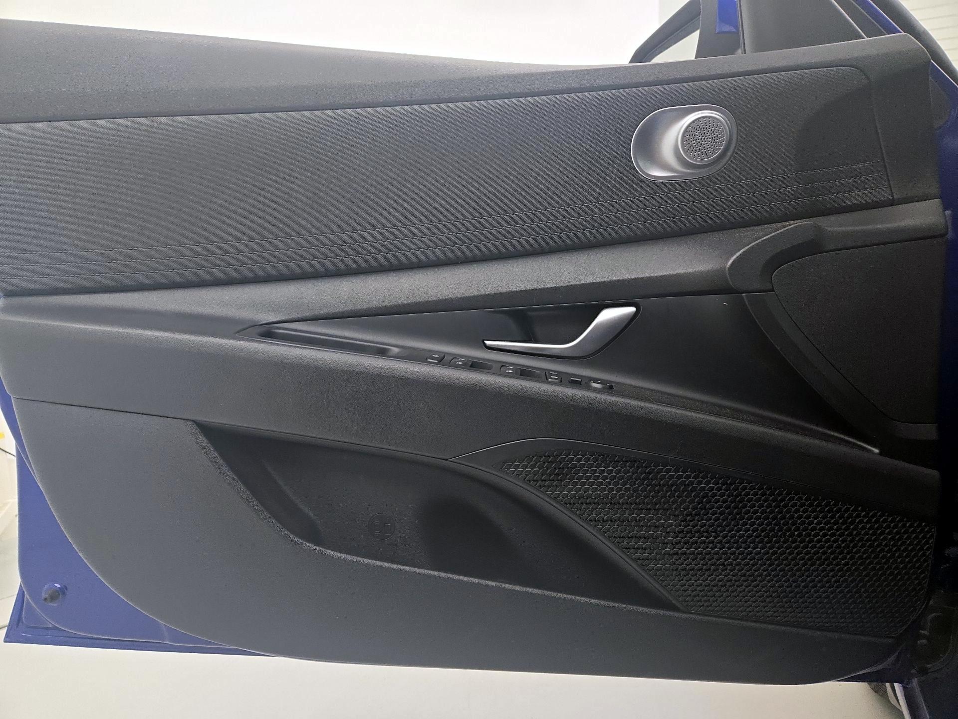 Thumbnail: 2023 Hyundai Elantra - 12