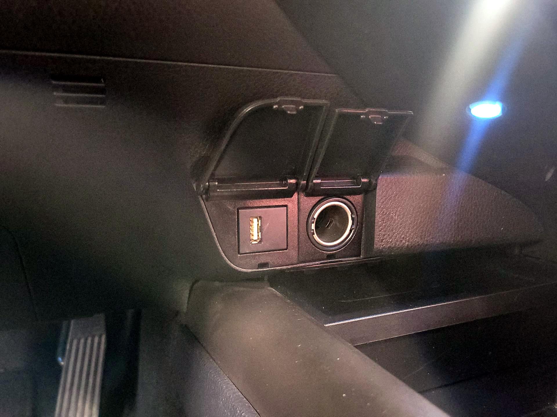 Thumbnail: 2021 Toyota Camry - 18