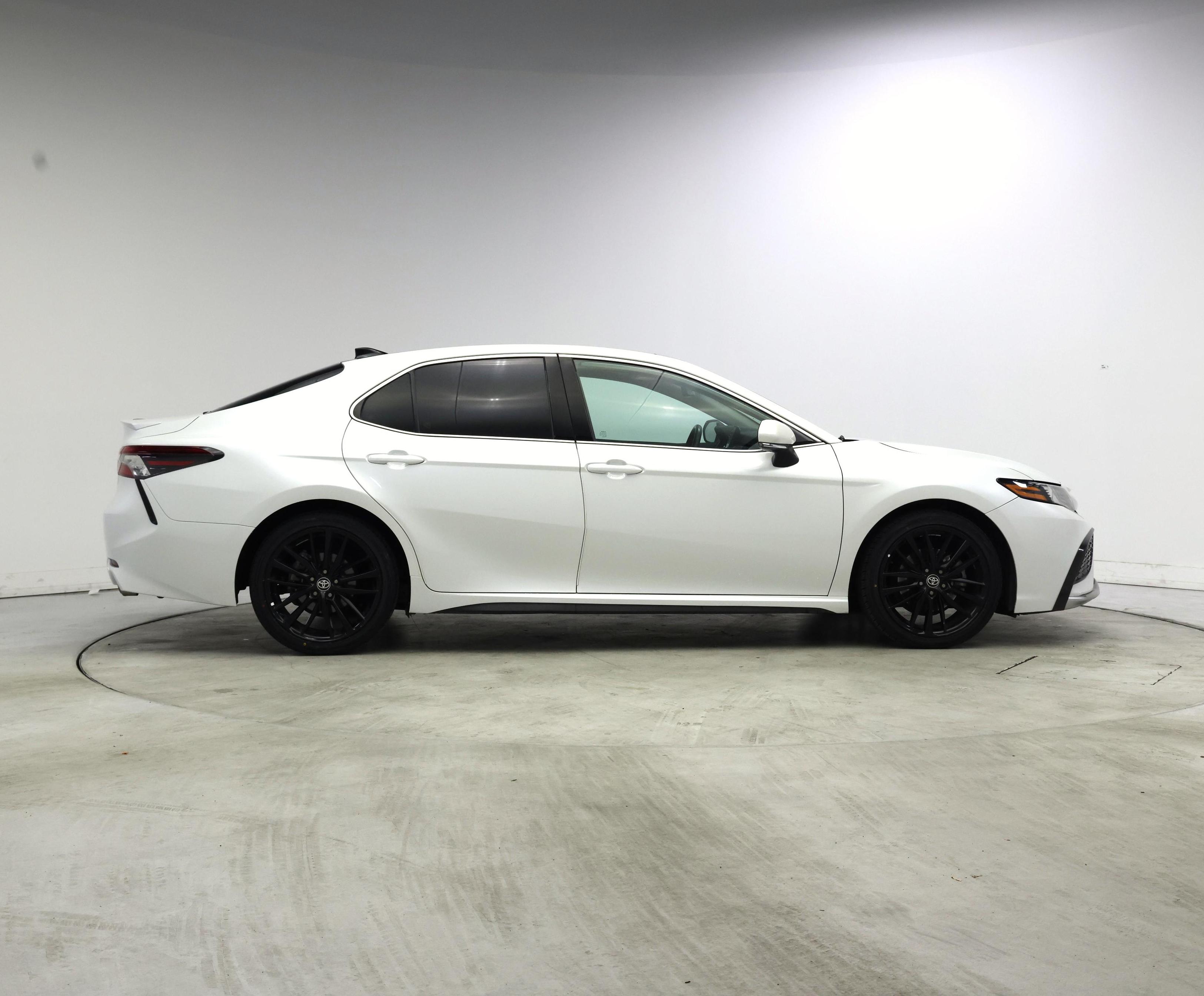 Thumbnail: 2021 Toyota Camry - 7