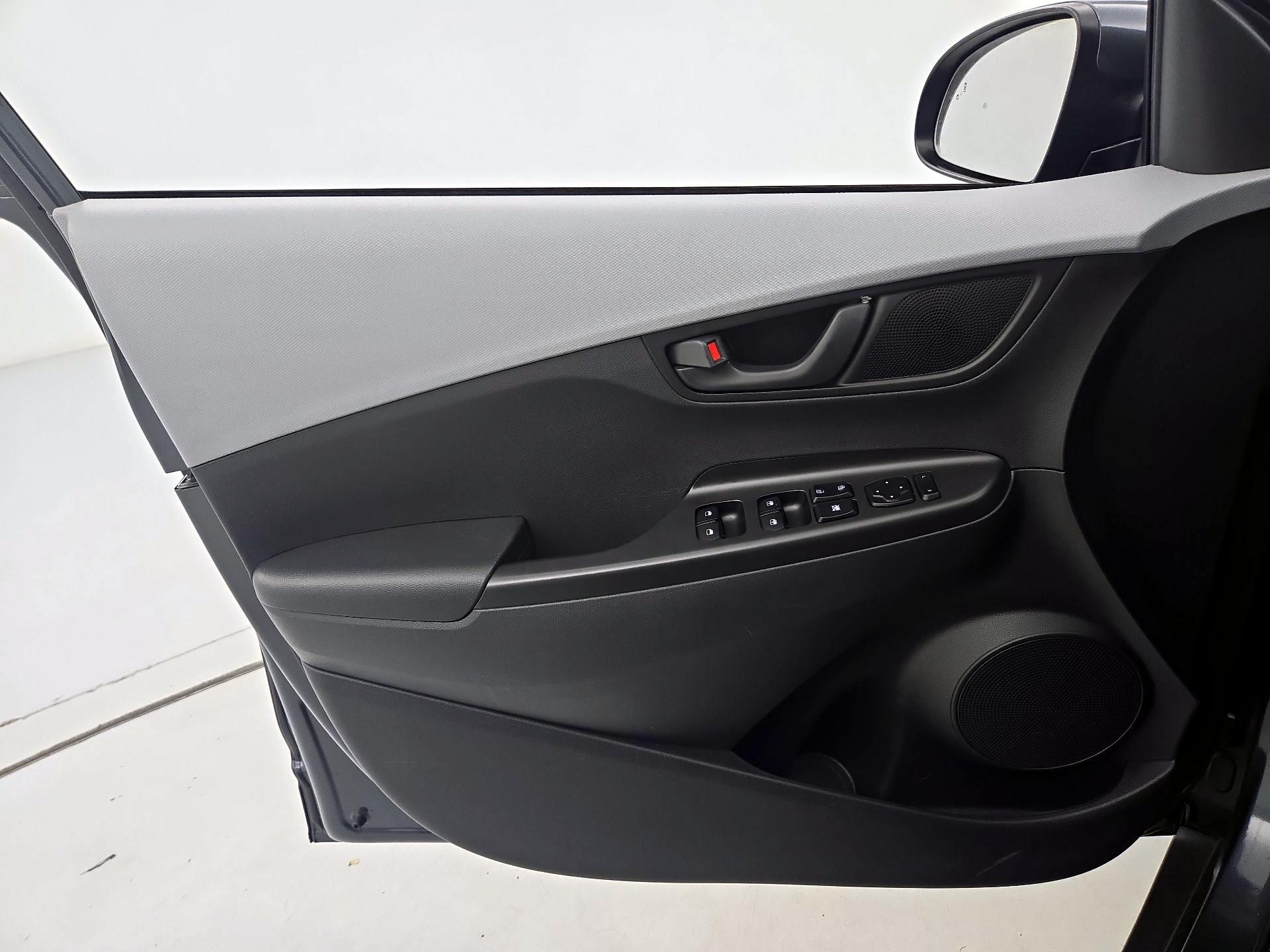 Thumbnail: 2020 Hyundai Kona - 10