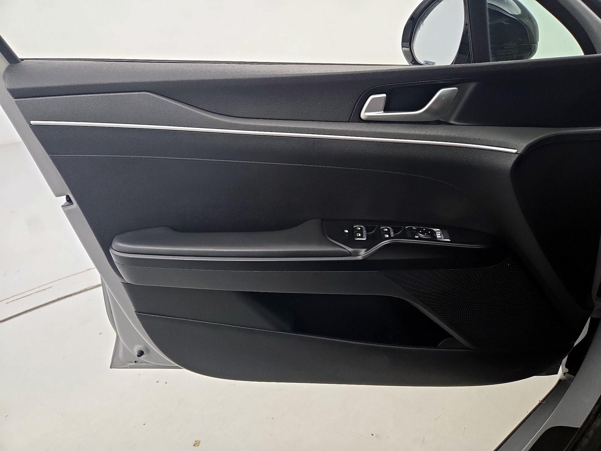 Thumbnail: 2022 Kia K5 - 10