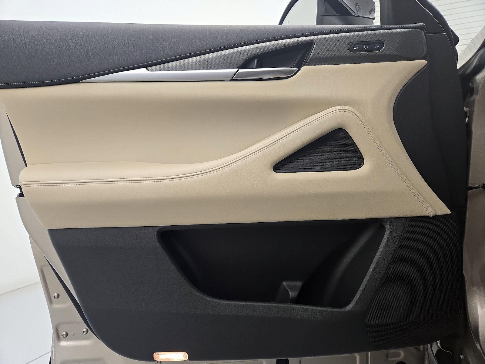 2023 INFINITI QX60 LUXE - Photo 13