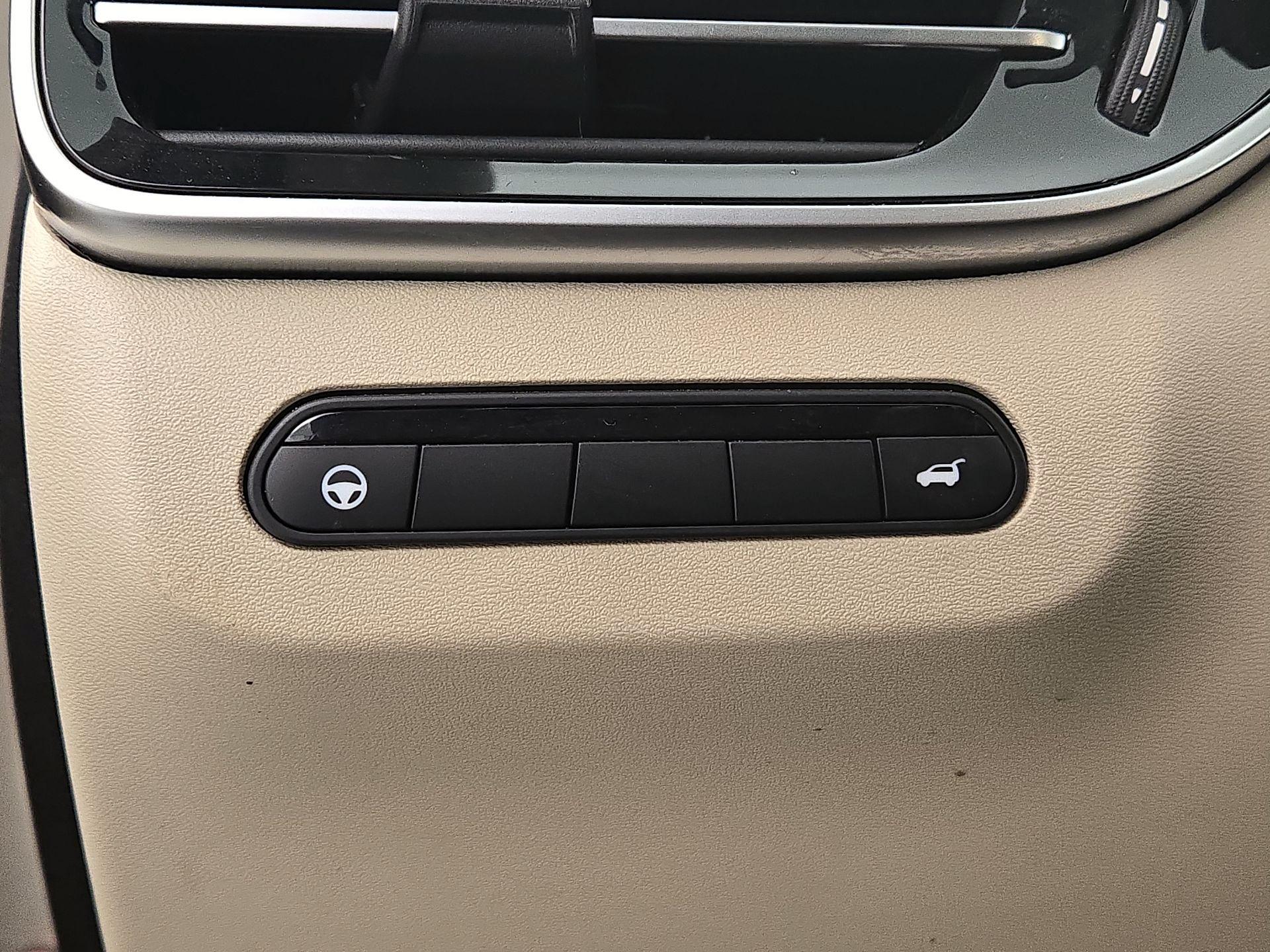 Thumbnail: 2023 INFINITI QX60 - 13