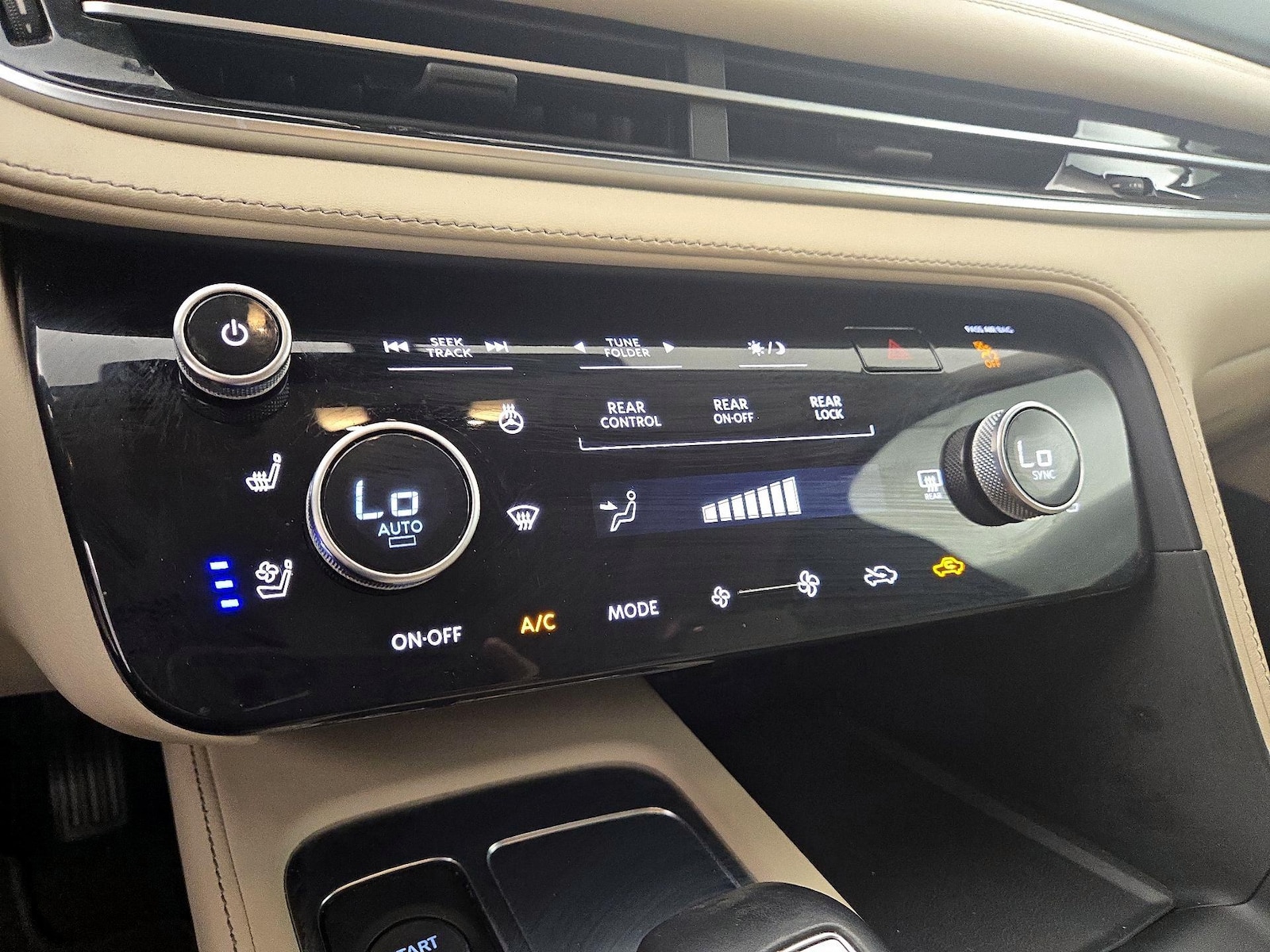 2023 INFINITI QX60 LUXE - Photo 18