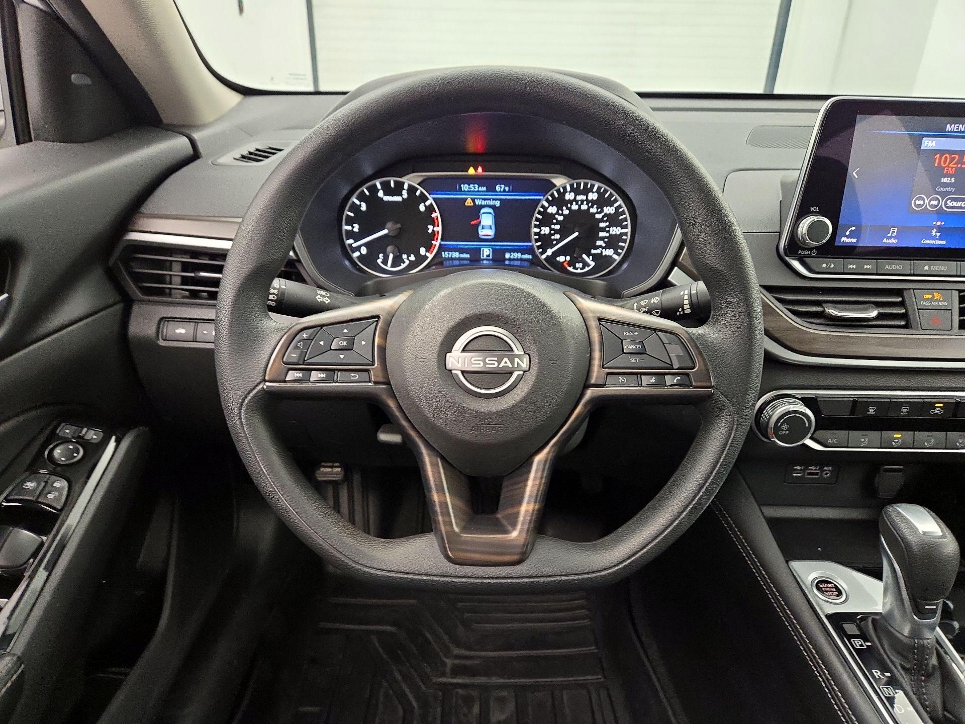 Thumbnail: 2023 Nissan Altima - 10