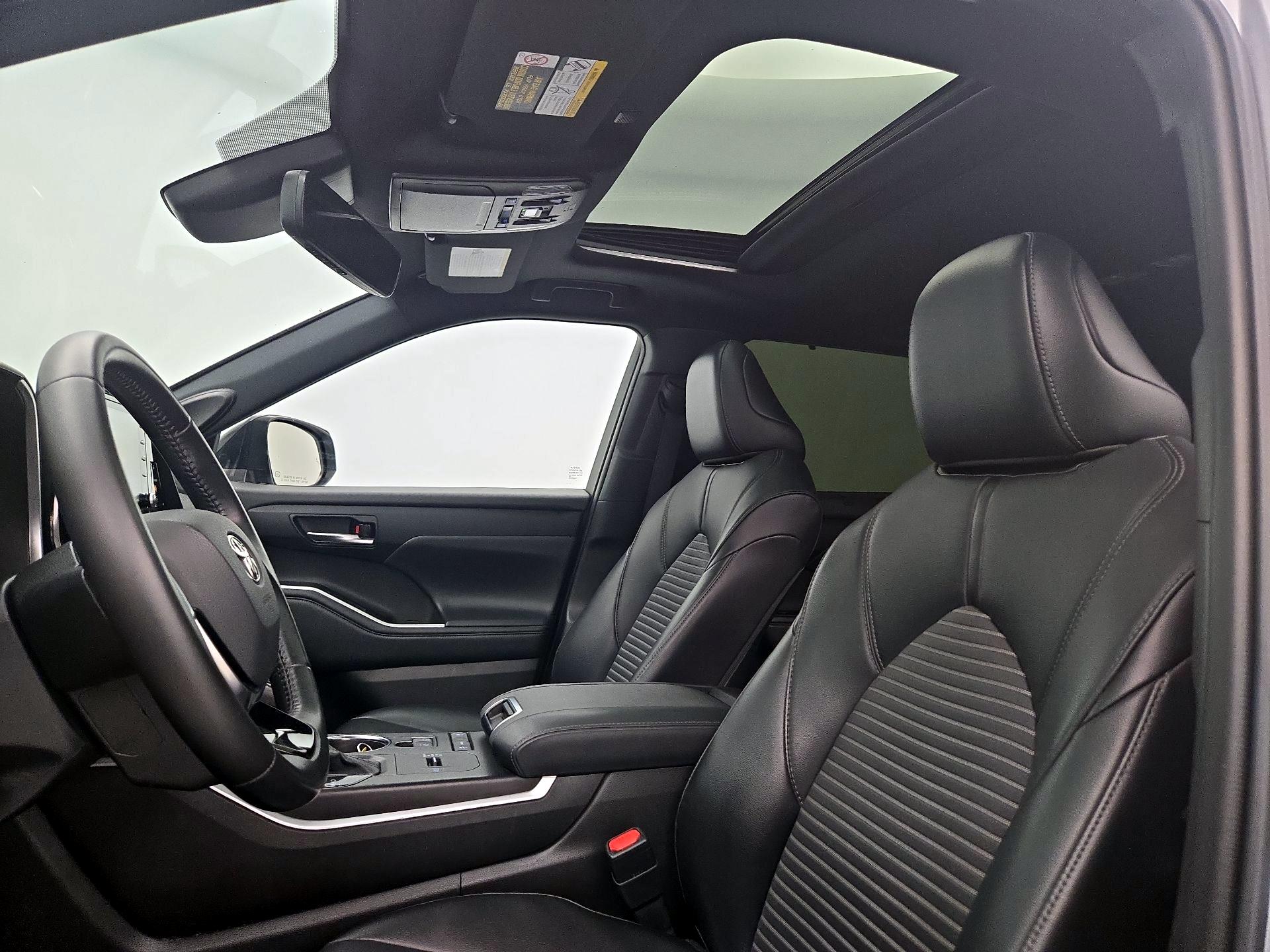 Thumbnail: 2021 Toyota Highlander - 19