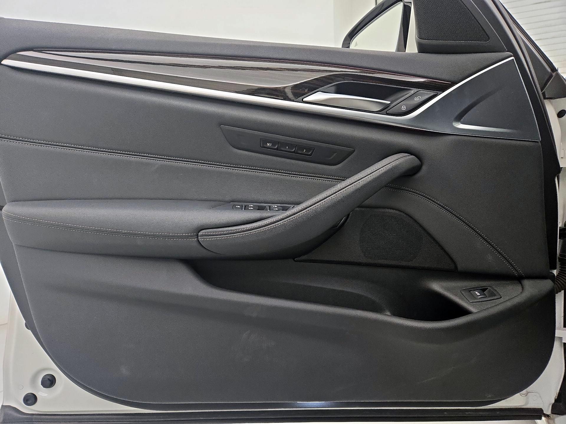 Thumbnail: 2023 BMW 5 Series - 12