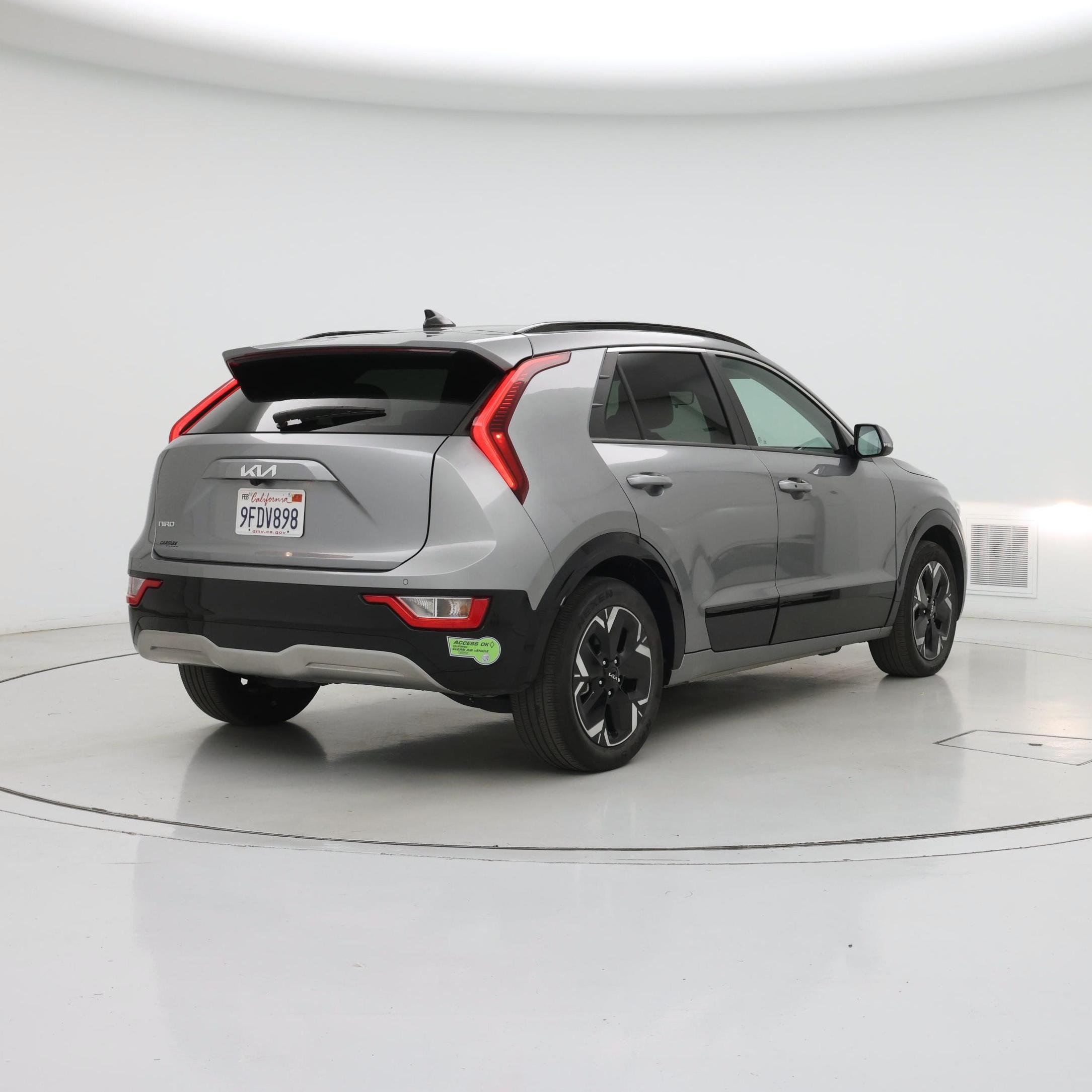 Thumbnail: 2023 Kia Niro - 8