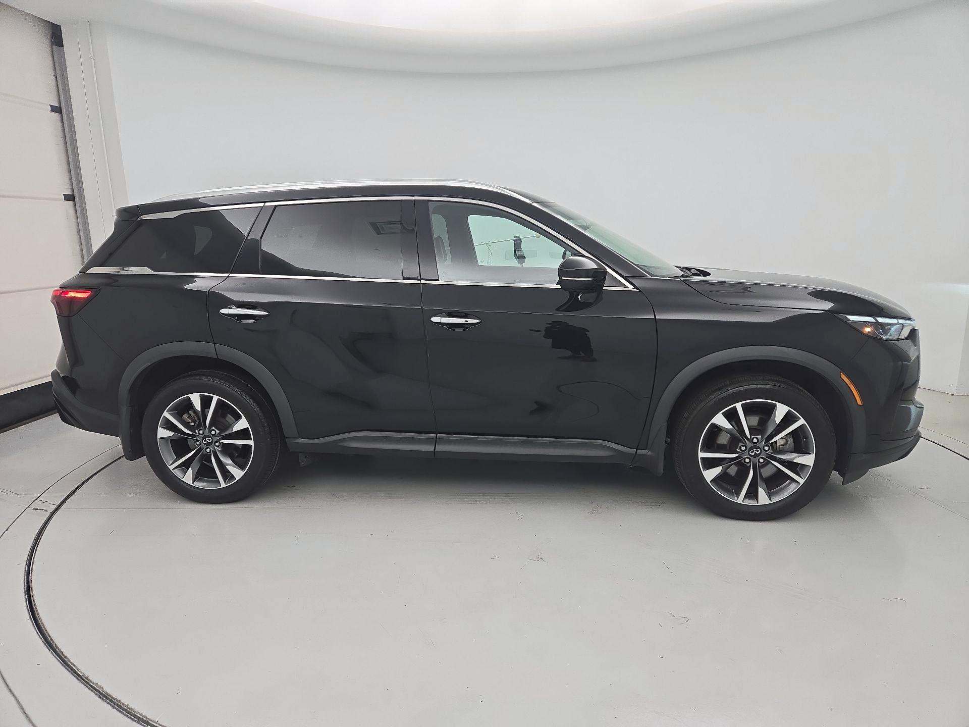 Thumbnail: 2023 INFINITI QX60 - 4