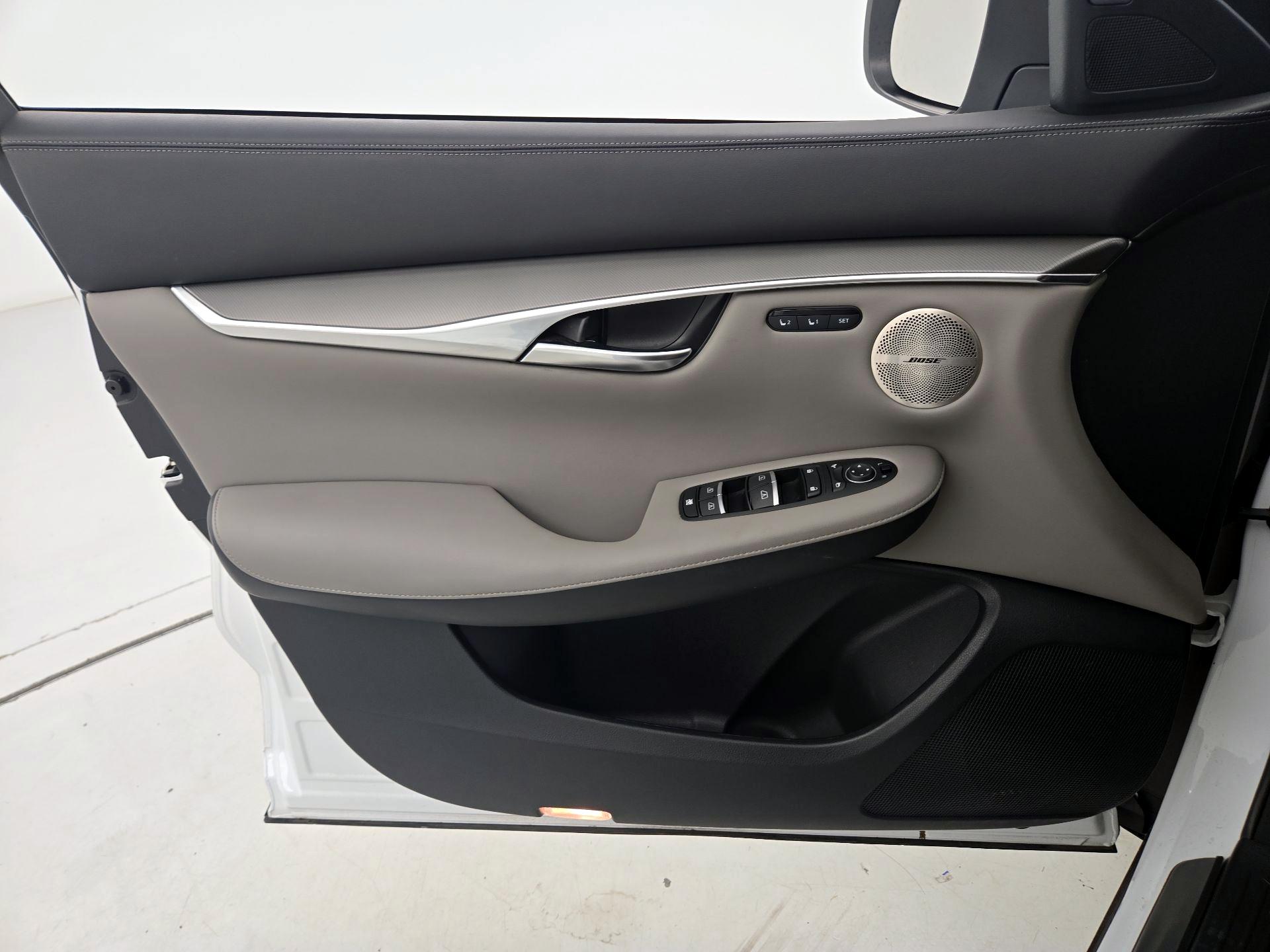 Thumbnail: 2023 INFINITI QX50 - 12