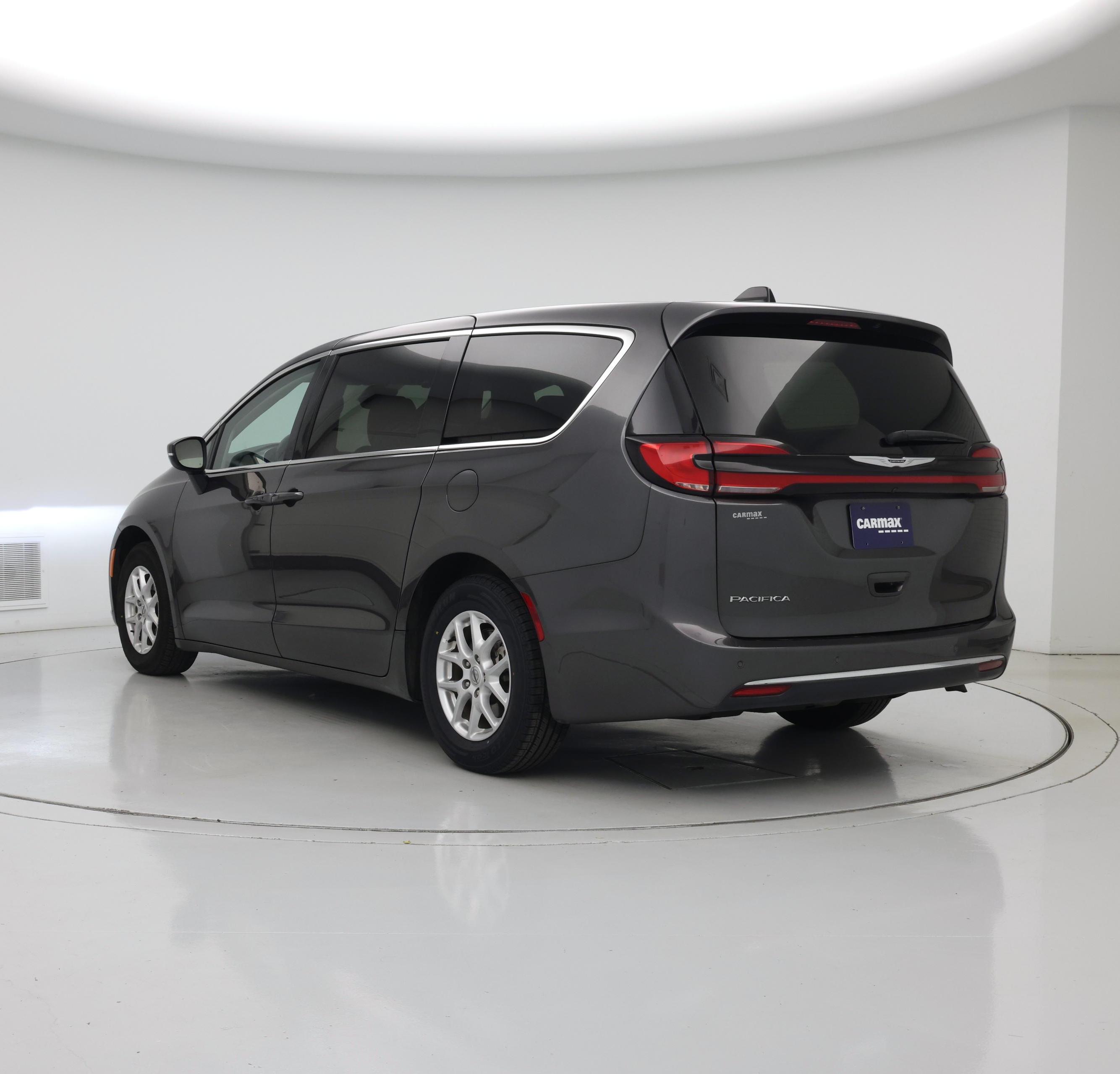 Thumbnail: 2023 Chrysler Pacifica - 2