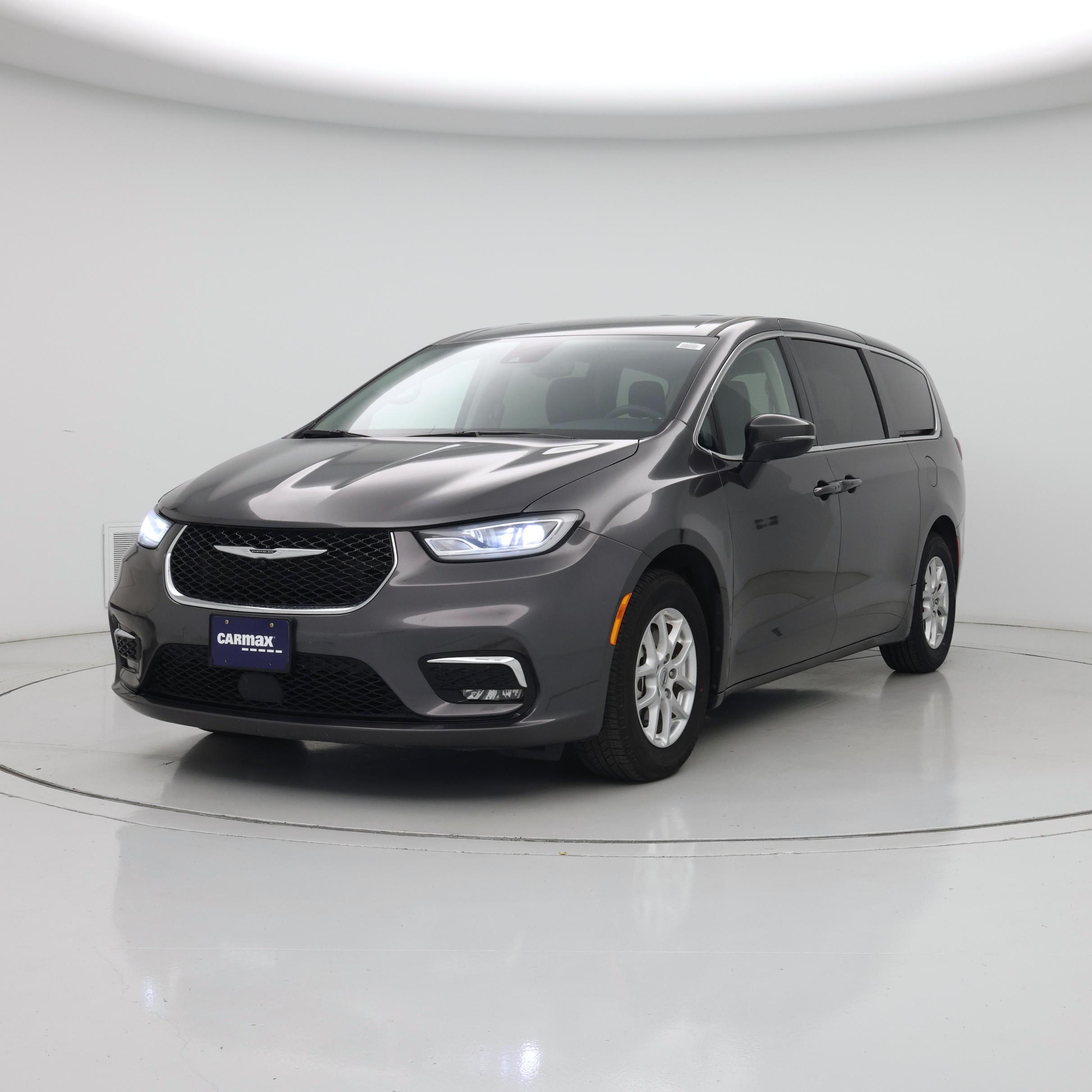 Thumbnail: 2023 Chrysler Pacifica - 4