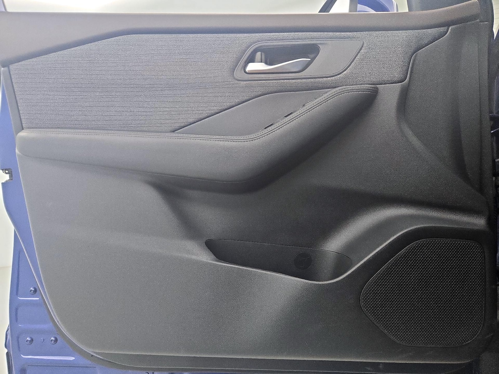 2023 Nissan Rogue SV - Photo 13