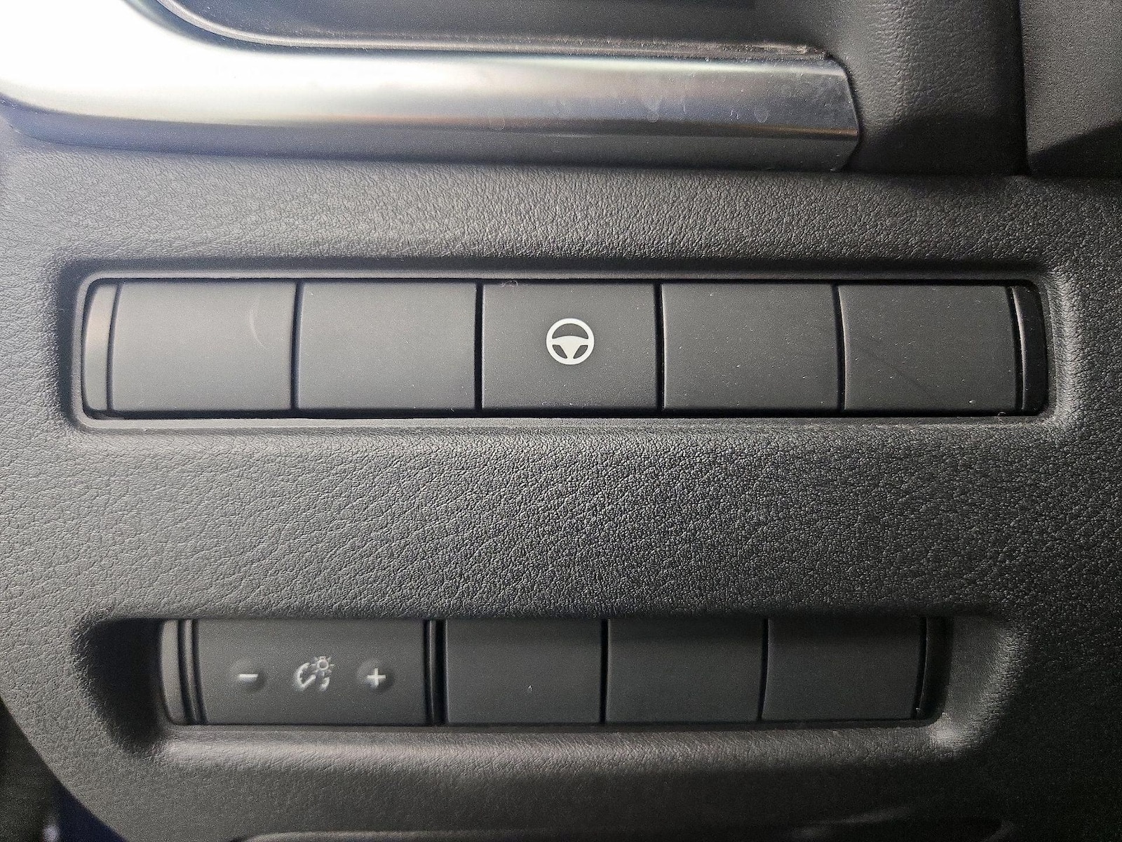 2023 Nissan Rogue SV - Photo 14